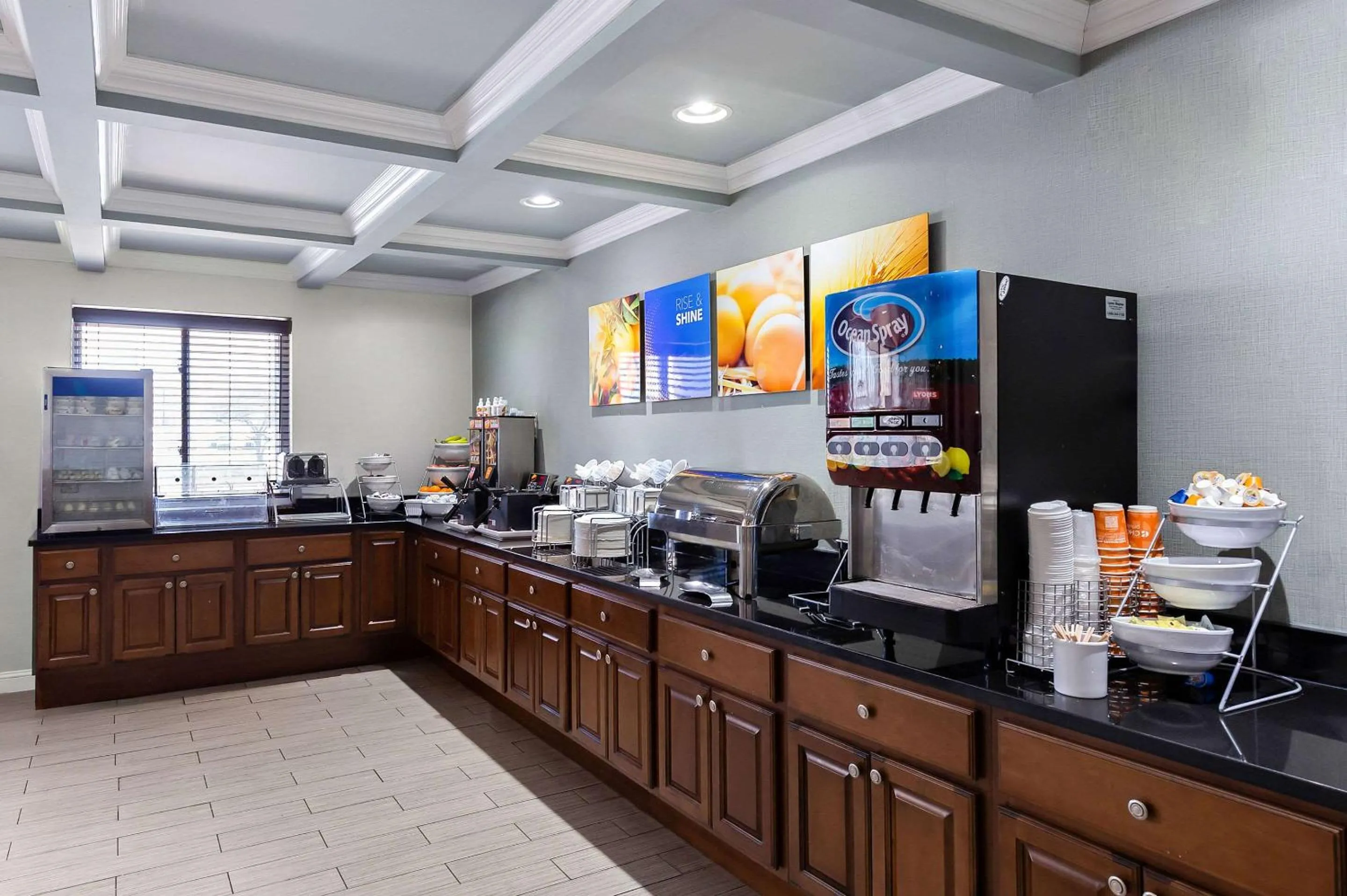 Breakfast in Comfort Inn & Suites Springfield I-55