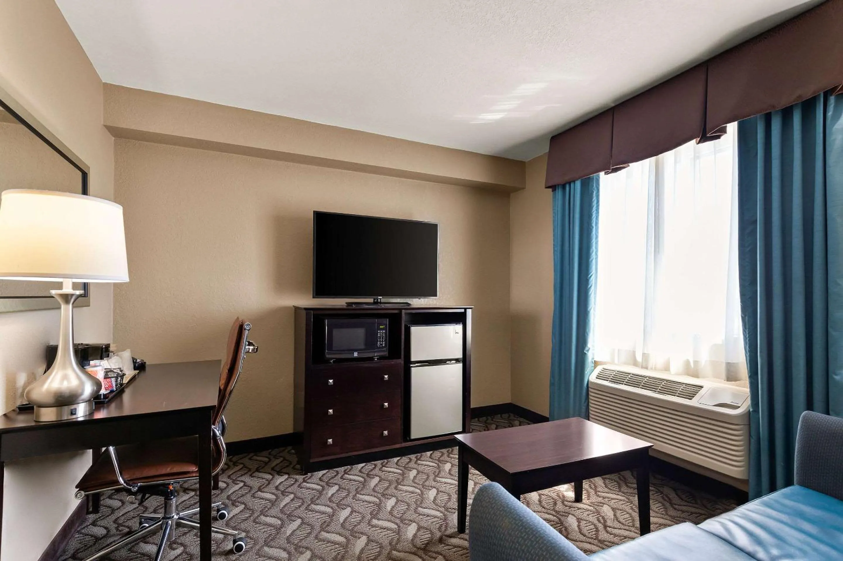 Bedroom, Bed in Comfort Inn & Suites Springfield I-55