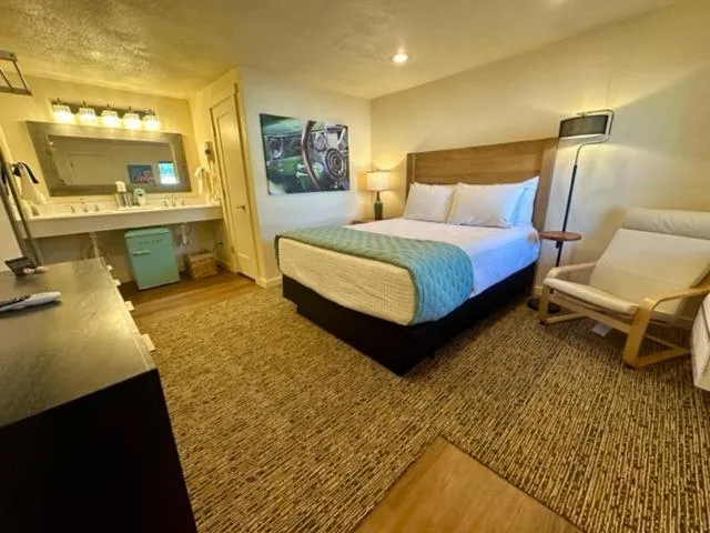 Photo of the whole room, Bed in Rodeway Inn & Suites Williams Downtowner-Rte 66