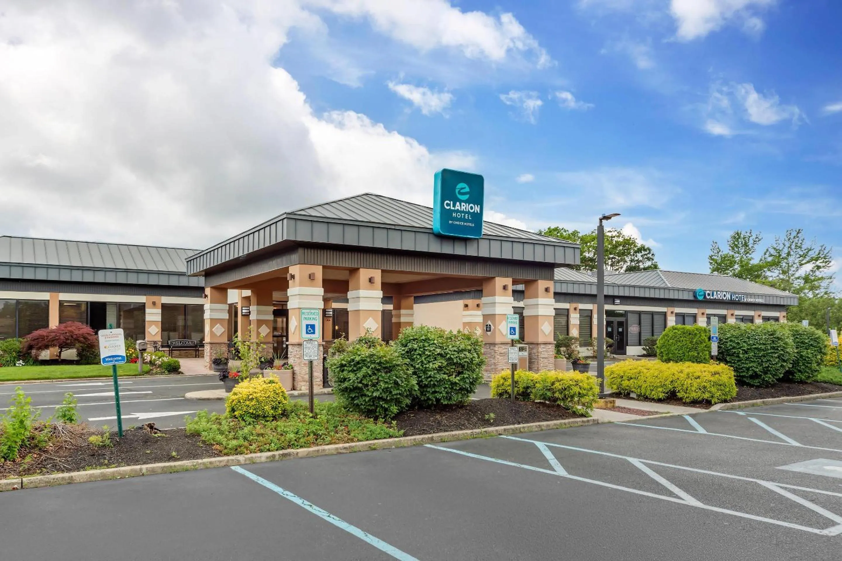 Property building in Clarion Hotel & Conference Center Toms River