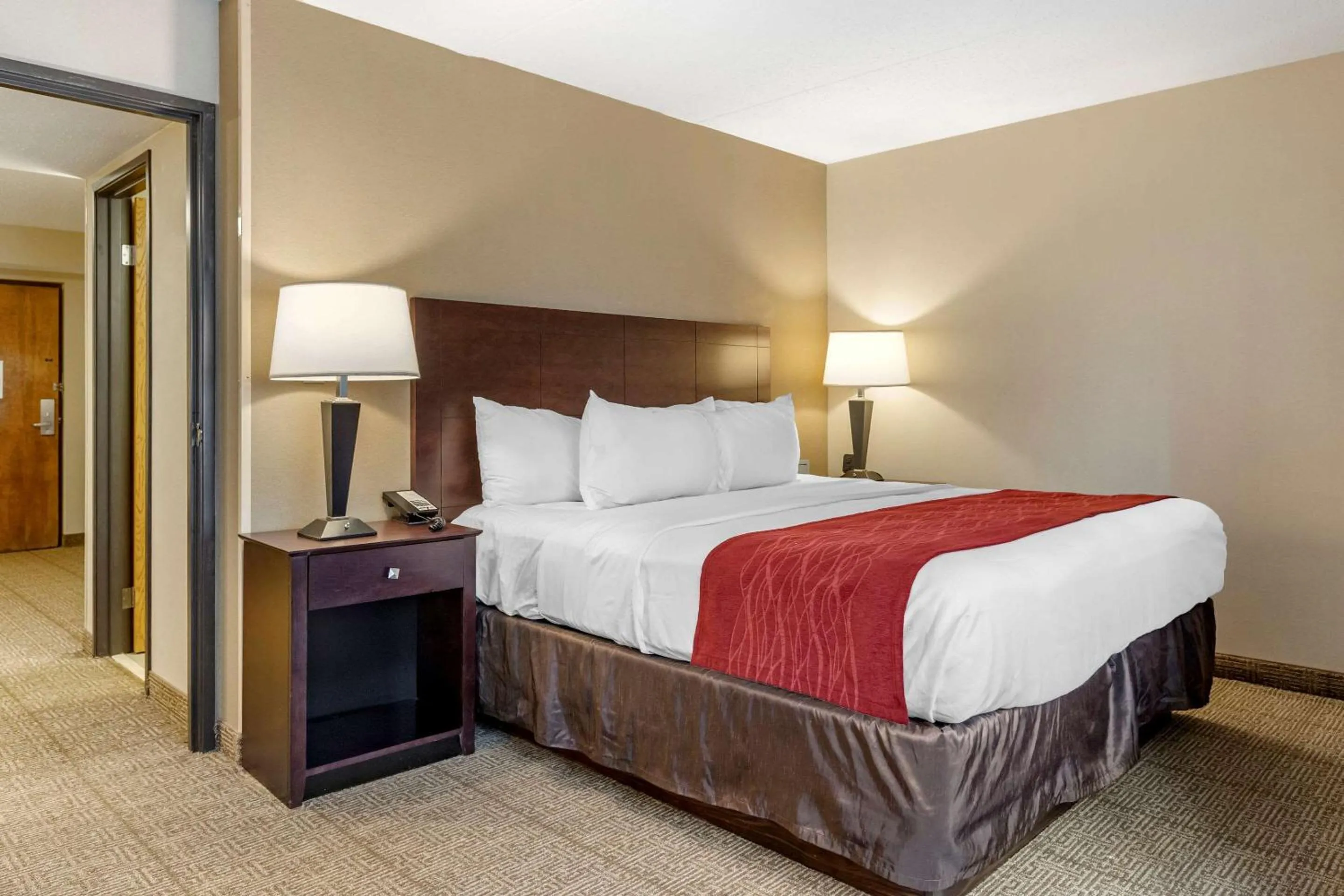 Photo of the whole room, Bed in Comfort Inn Lansing West