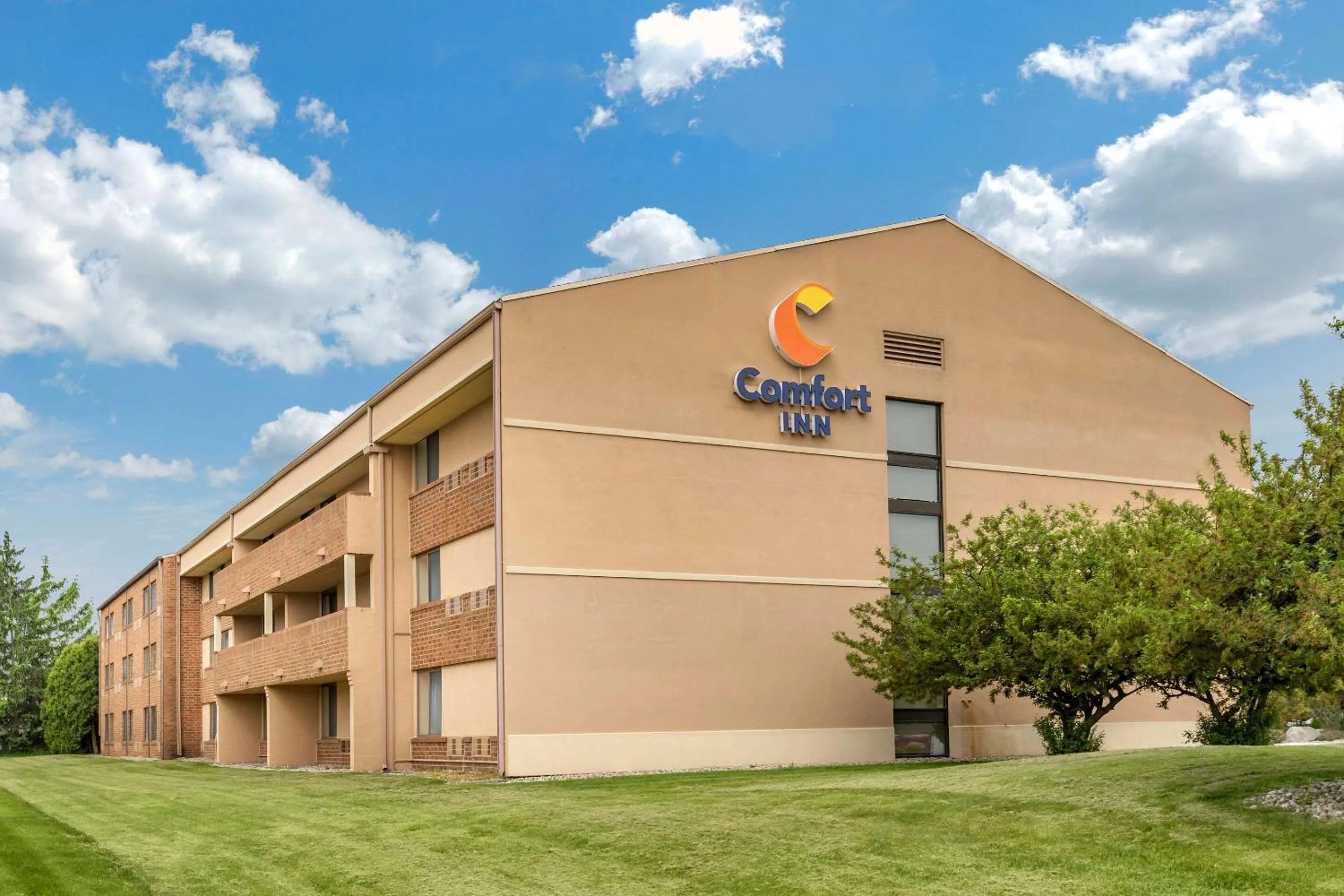 Property building in Comfort Inn Lansing West