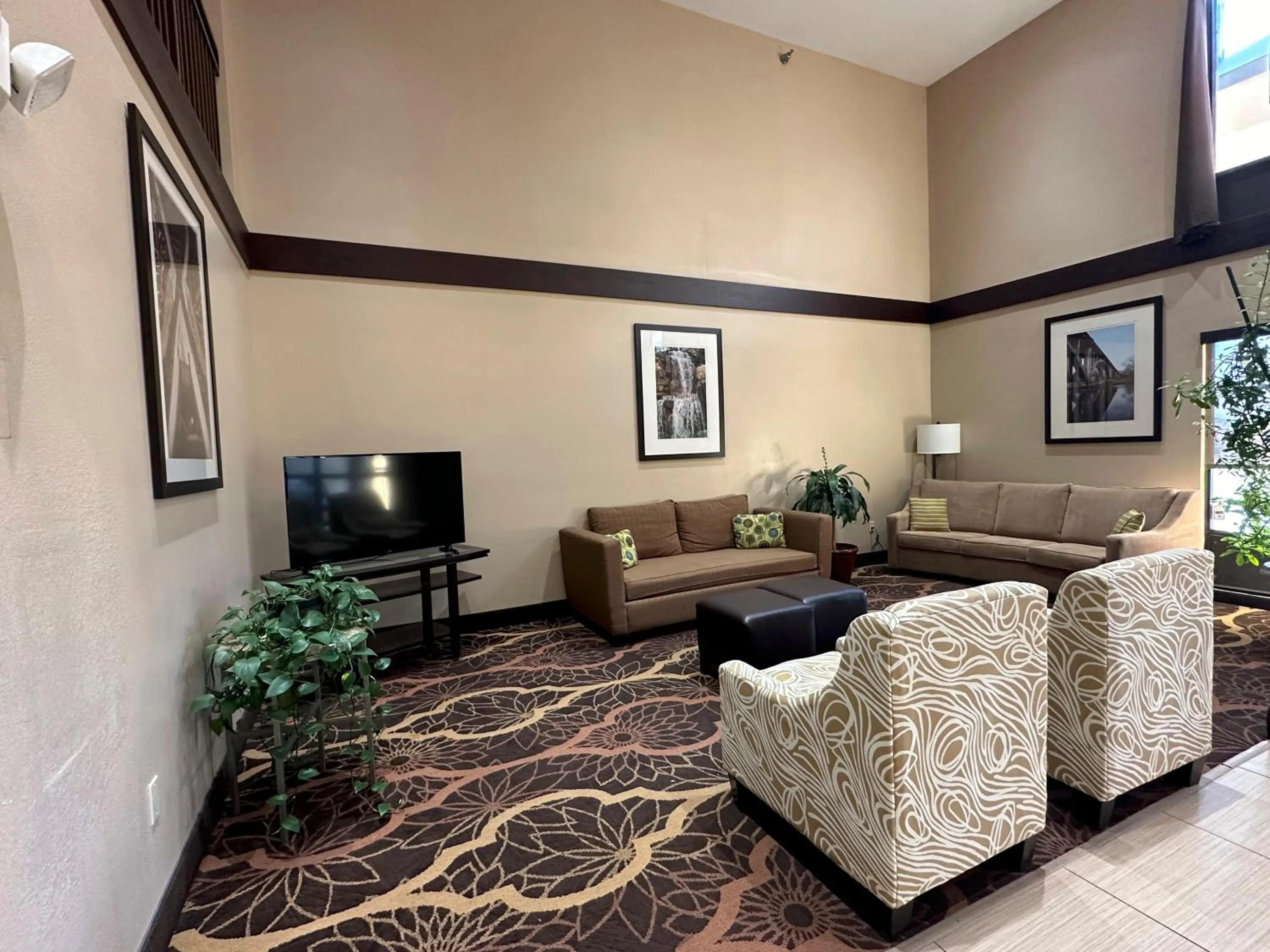 Seating area in Quality Inn Perryville I-55