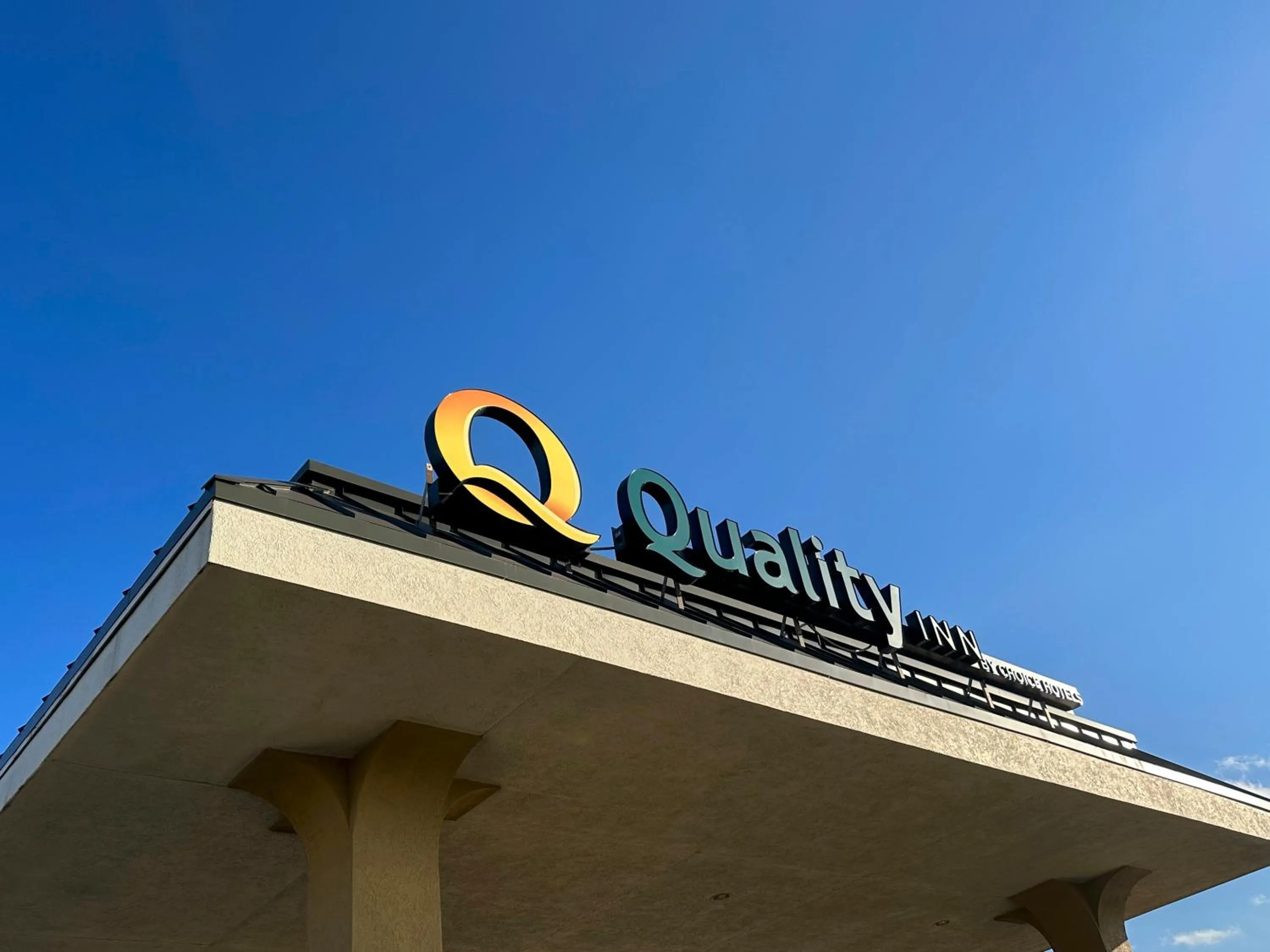 Property logo or sign in Quality Inn Perryville I-55