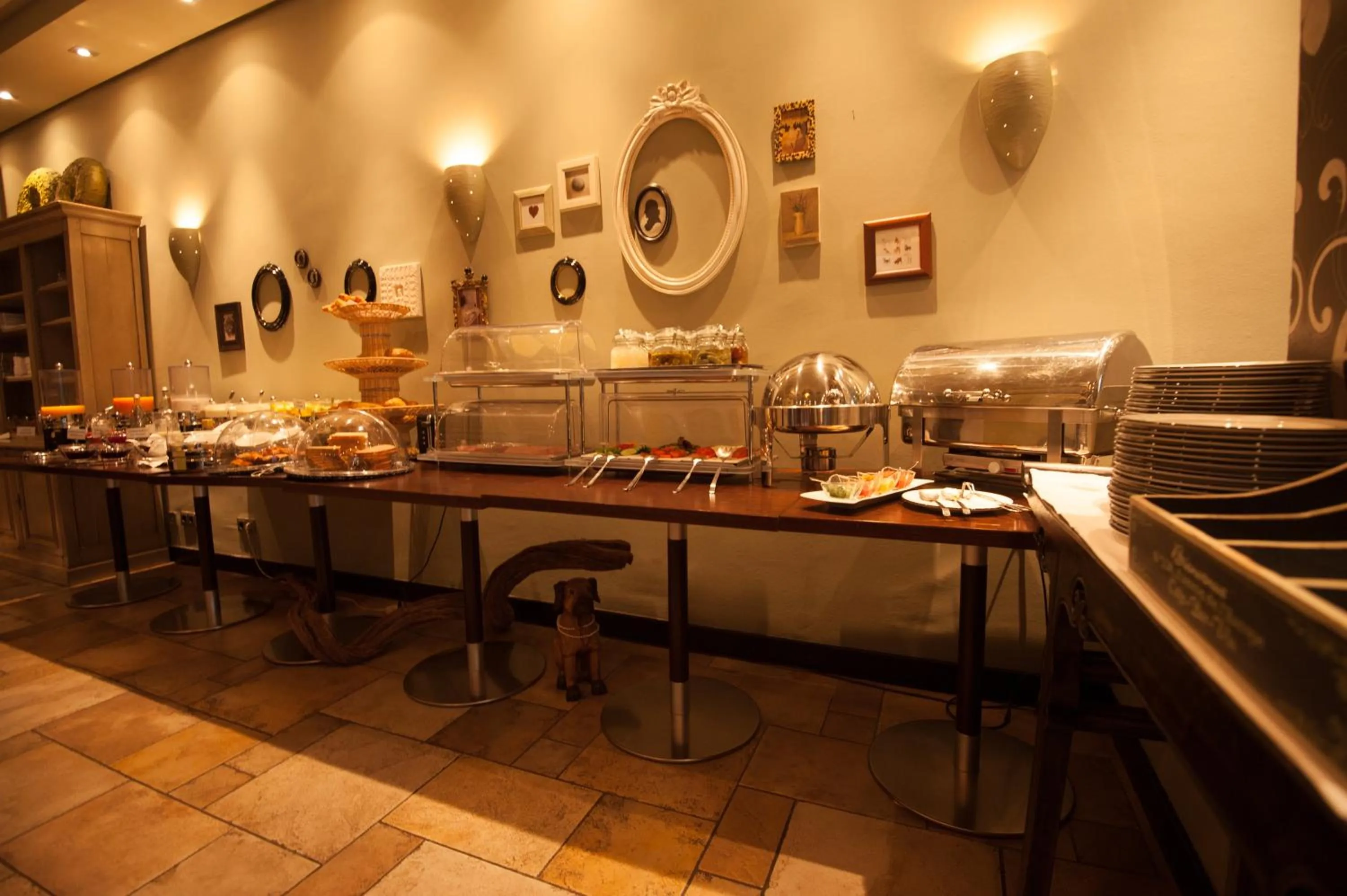 Food and drinks in Turm Hotel