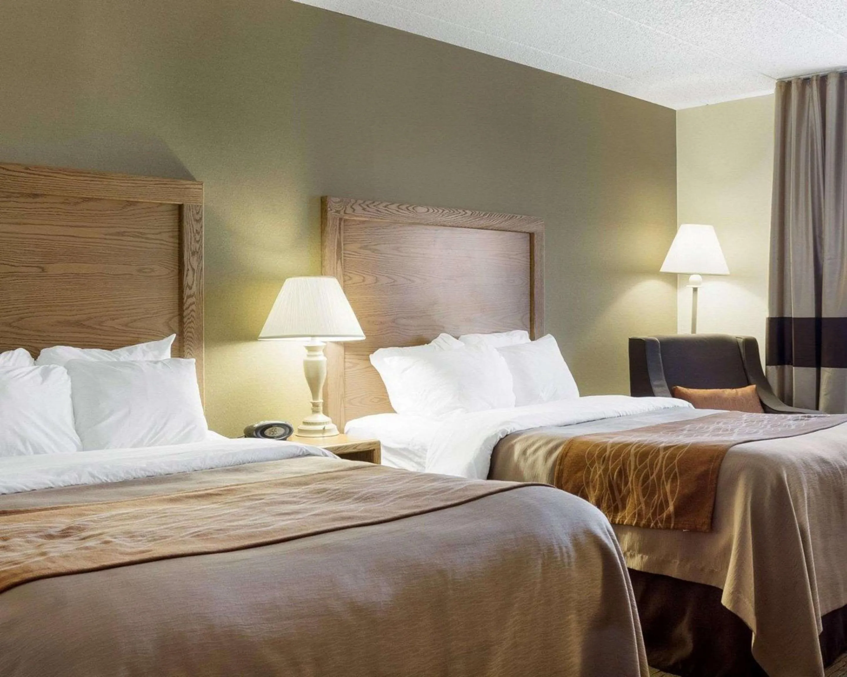 Photo of the whole room, Bed in Quality Inn Bismarck I-94