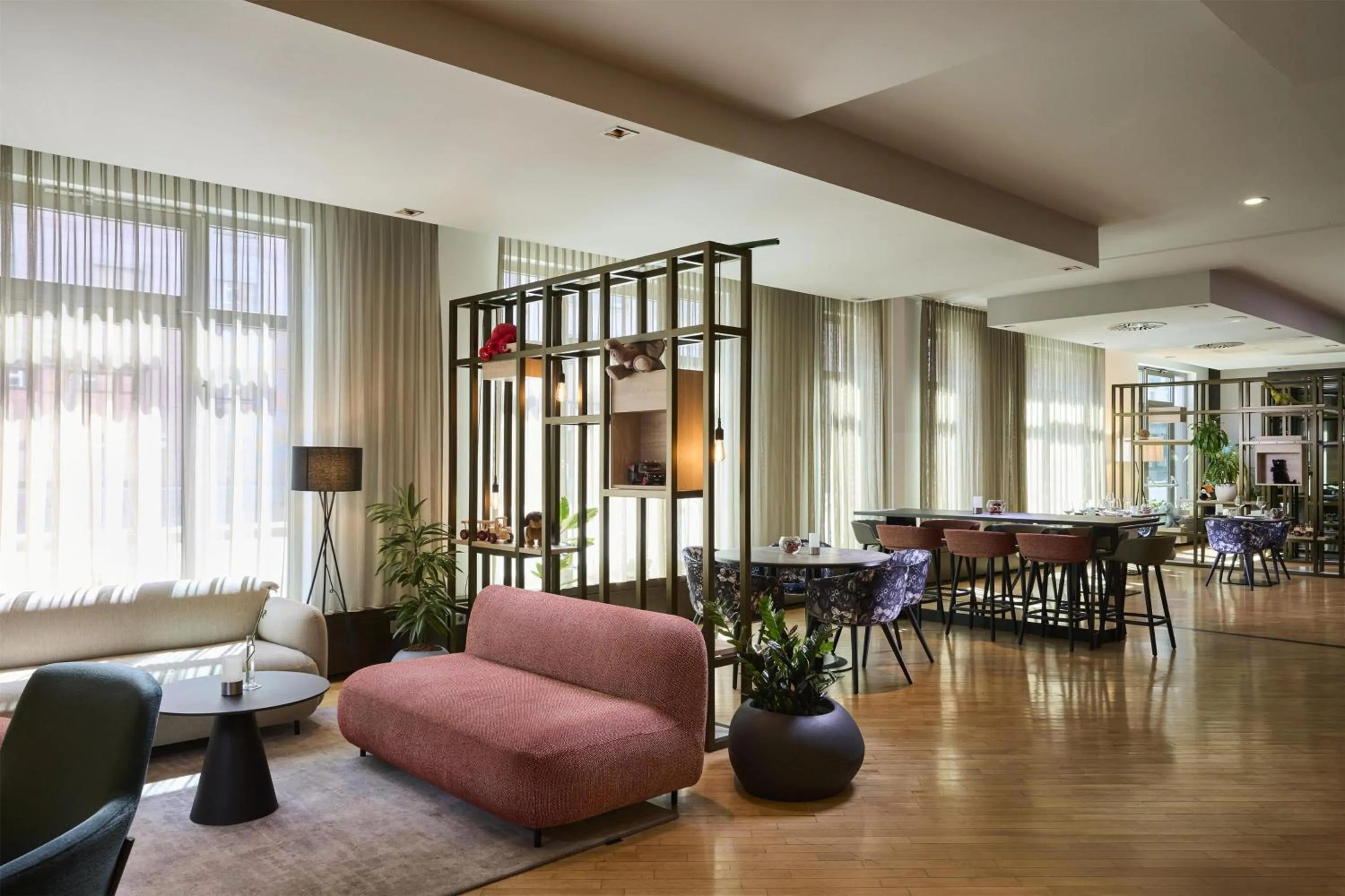 Lobby or reception in NH Collection Nürnberg City