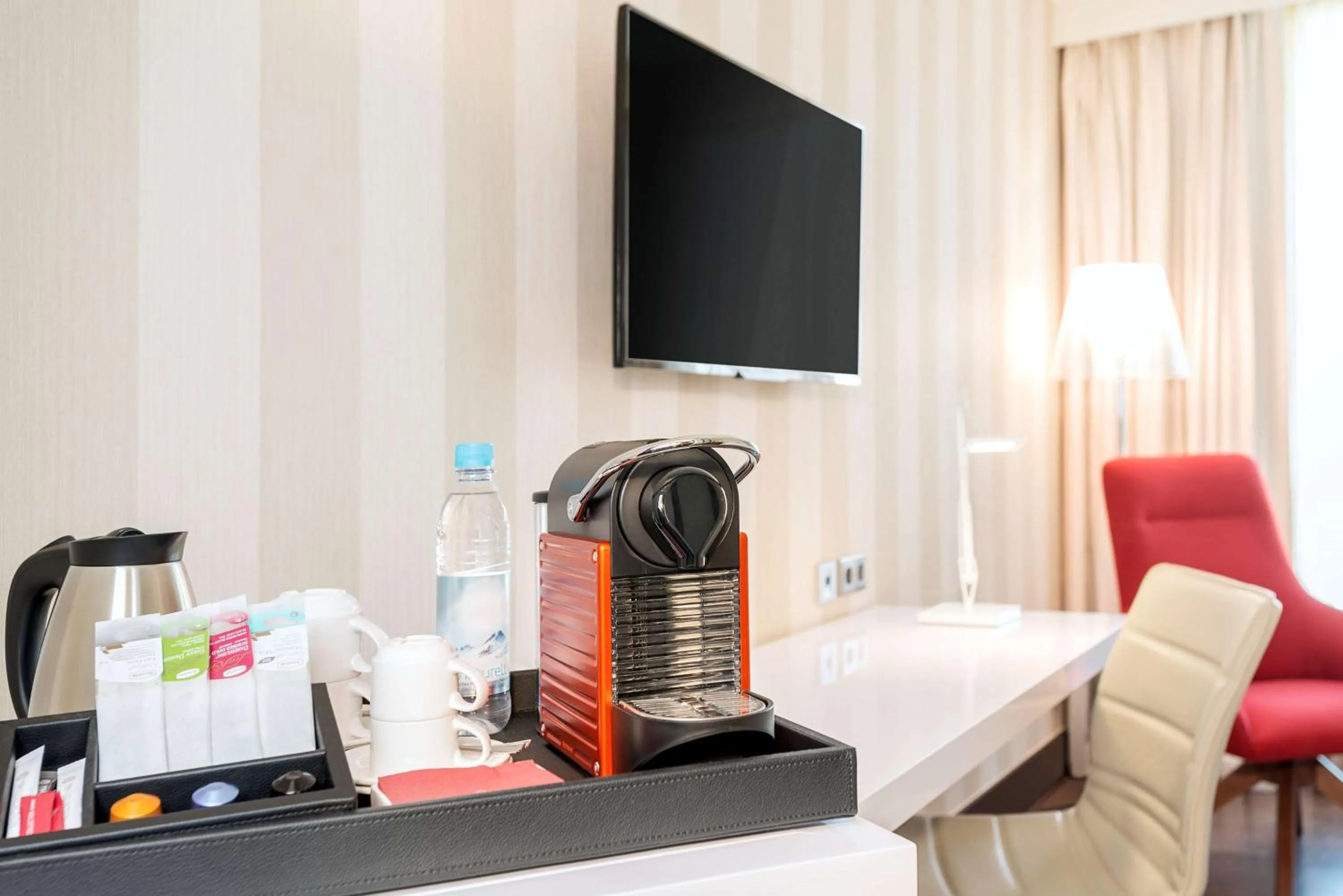 Photo of the whole room in NH Collection Nürnberg City