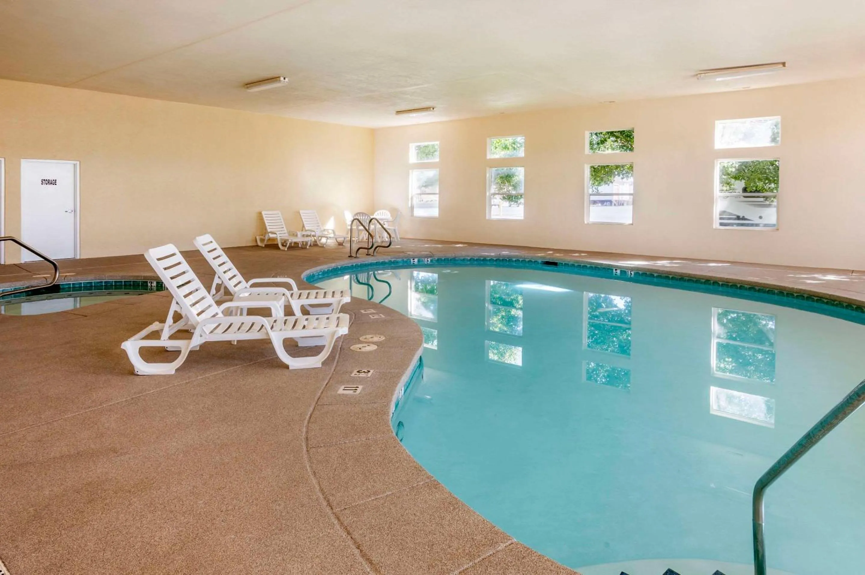 Swimming pool in Comfort Inn & Suites Beaver - Interstate 15 North