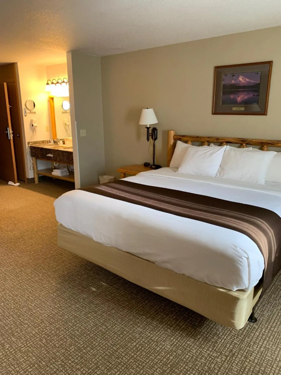 Bed in The Antler Lodge - Gardiner