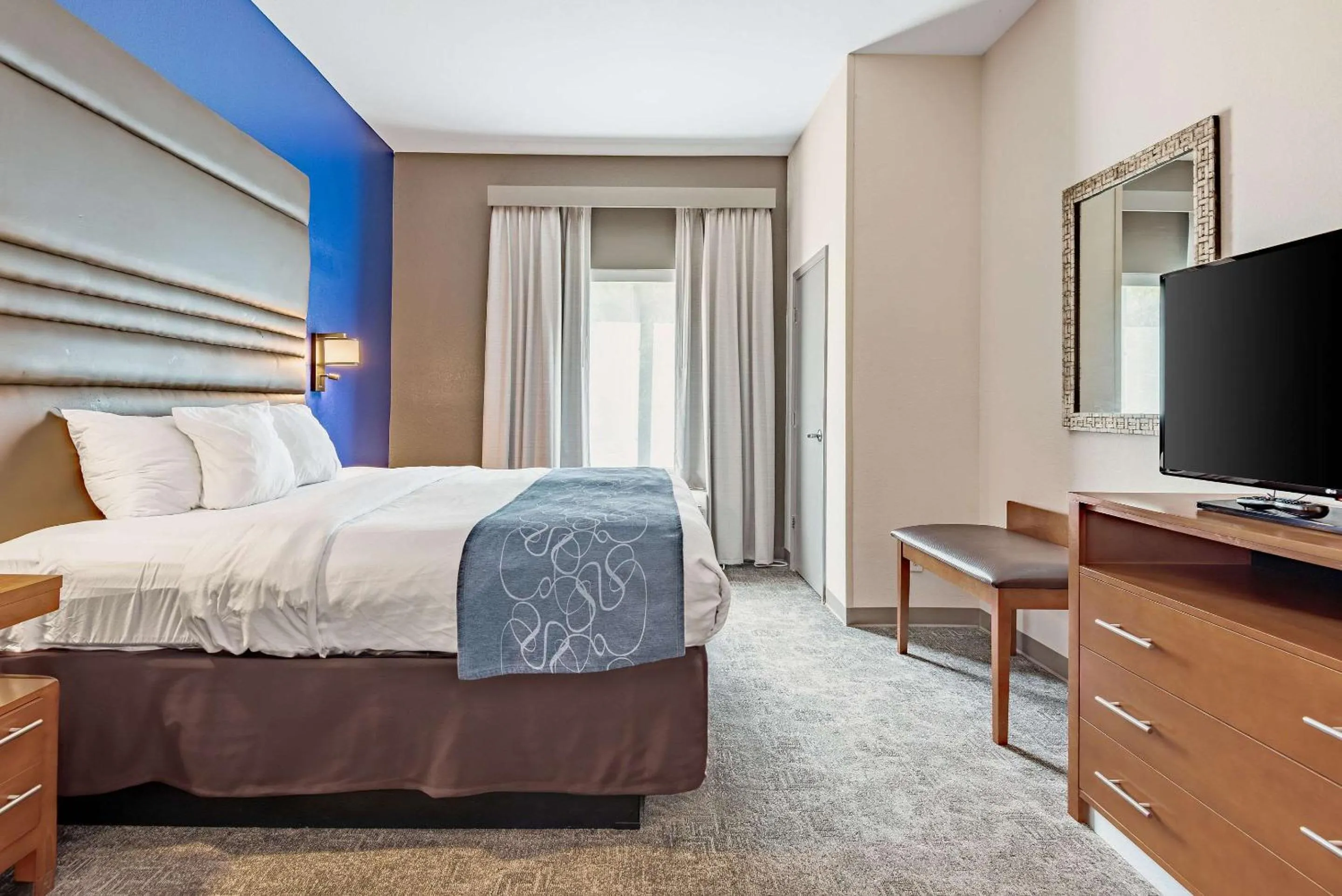 Bedroom, Bed in Comfort Suites Denham Springs