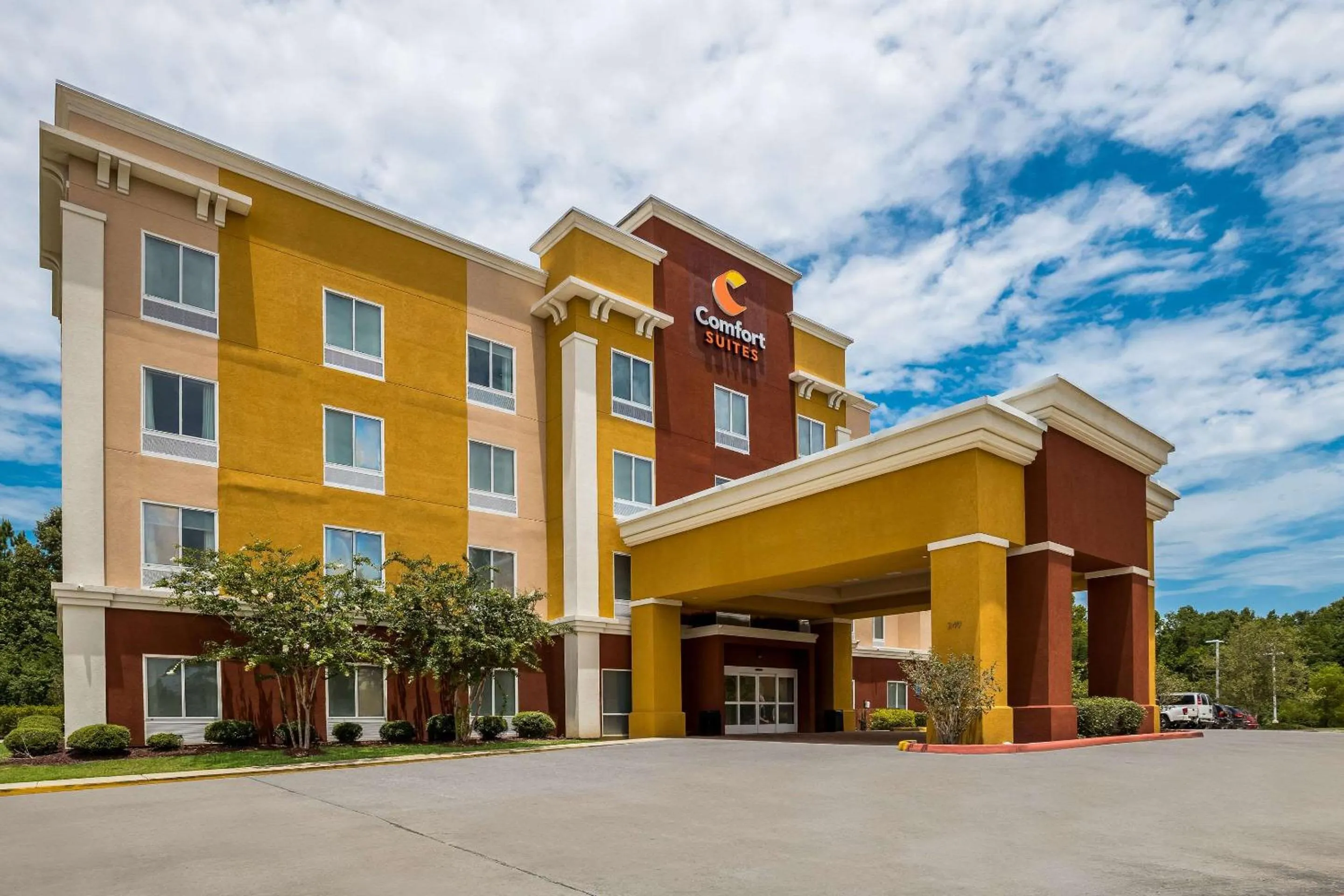 Property building in Comfort Suites Denham Springs