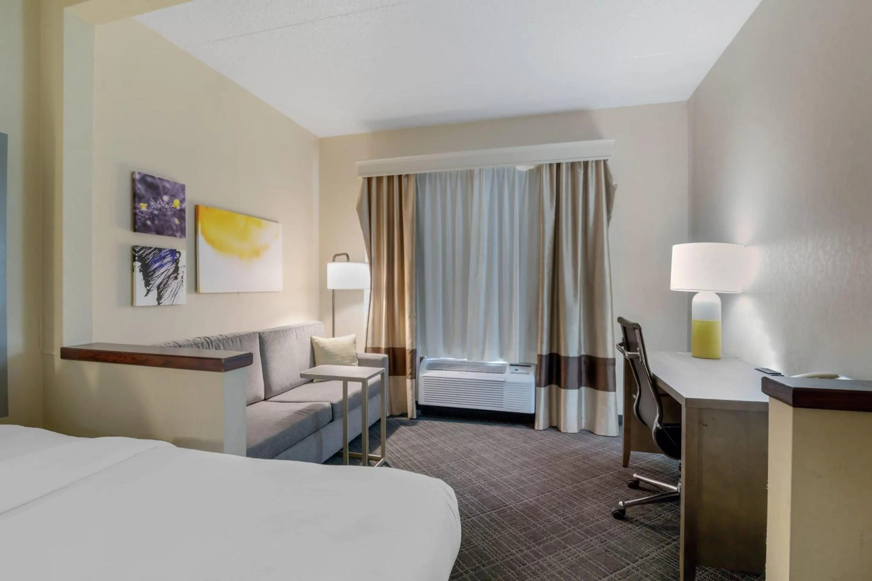 Bedroom in Comfort Inn Bismarck