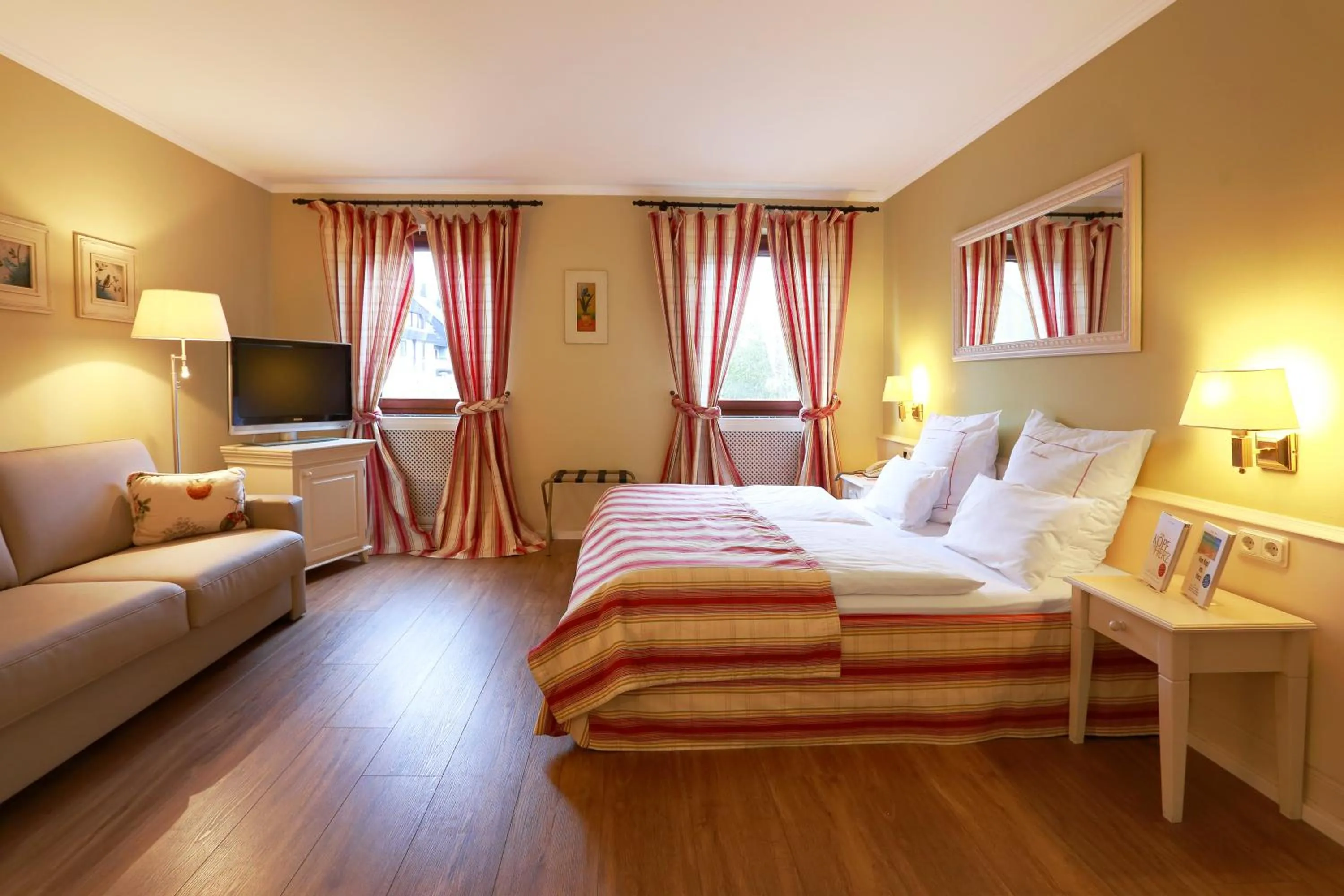 Photo of the whole room, Bed in Blesius Garten