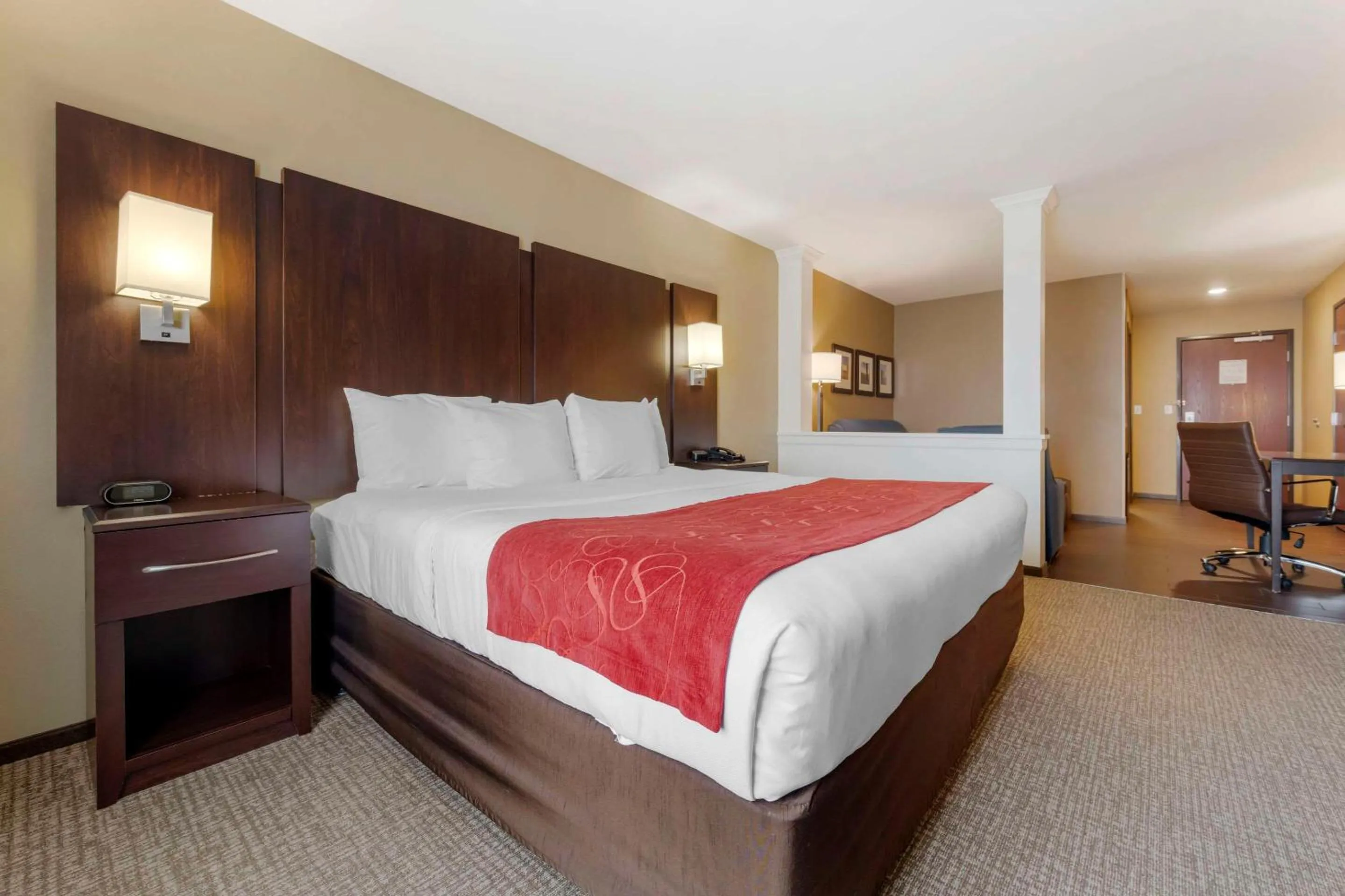 Bedroom, Bed in Comfort Suites & Conference Center