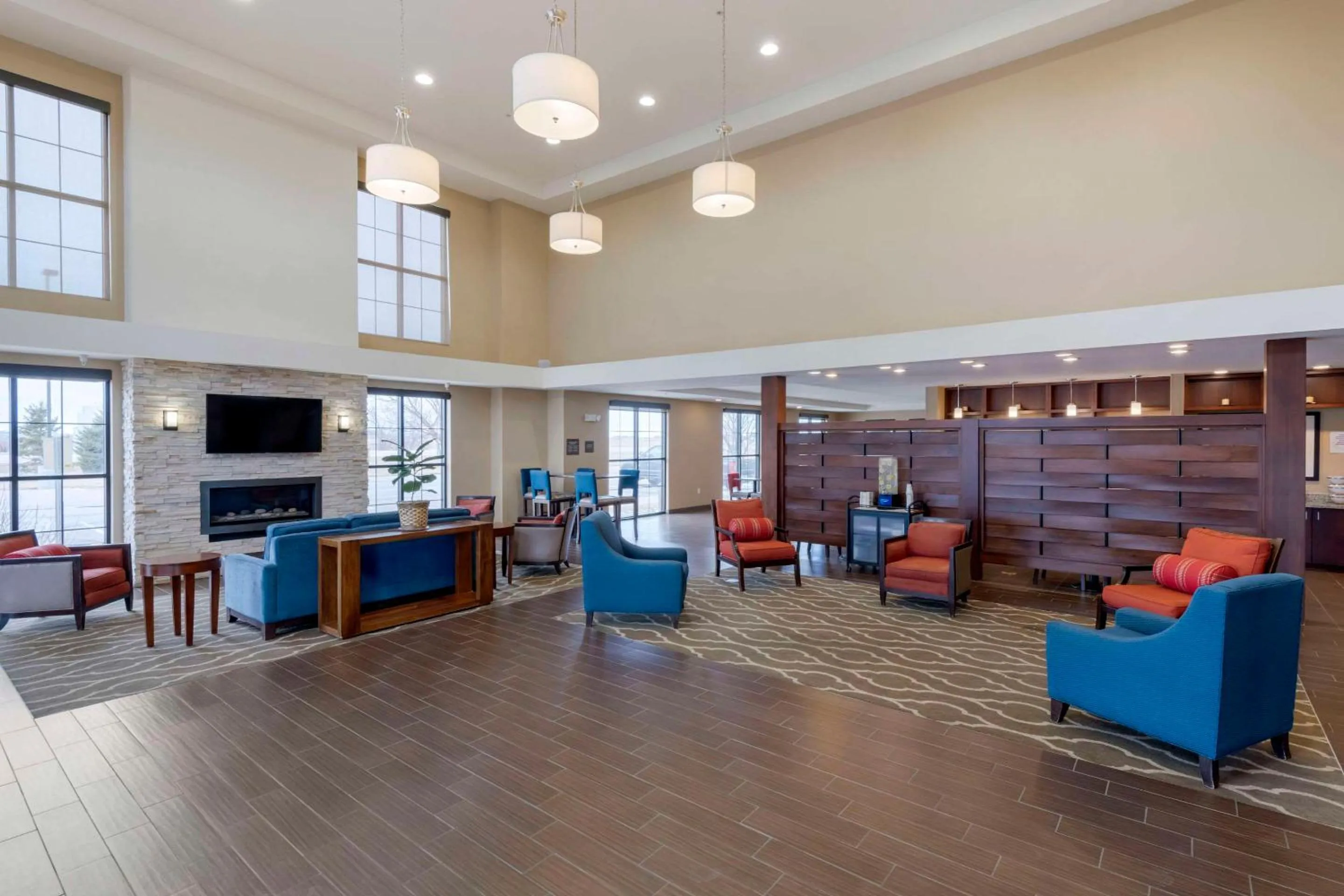 Lobby or reception in Comfort Suites & Conference Center