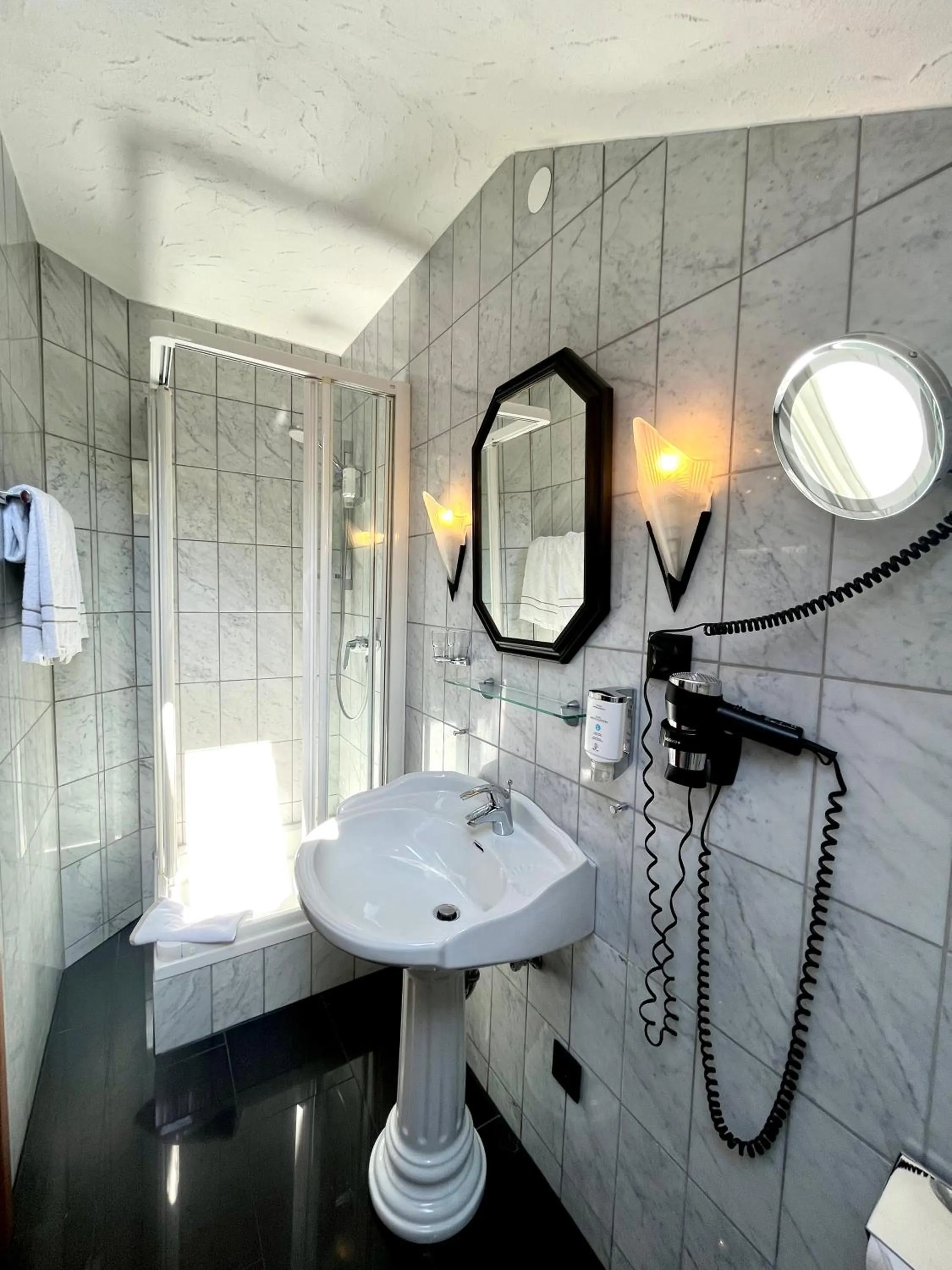 Bathroom in PARK VILLA zentral am Mittelrhein Zimmer&Apartments Self check in Aparthotel