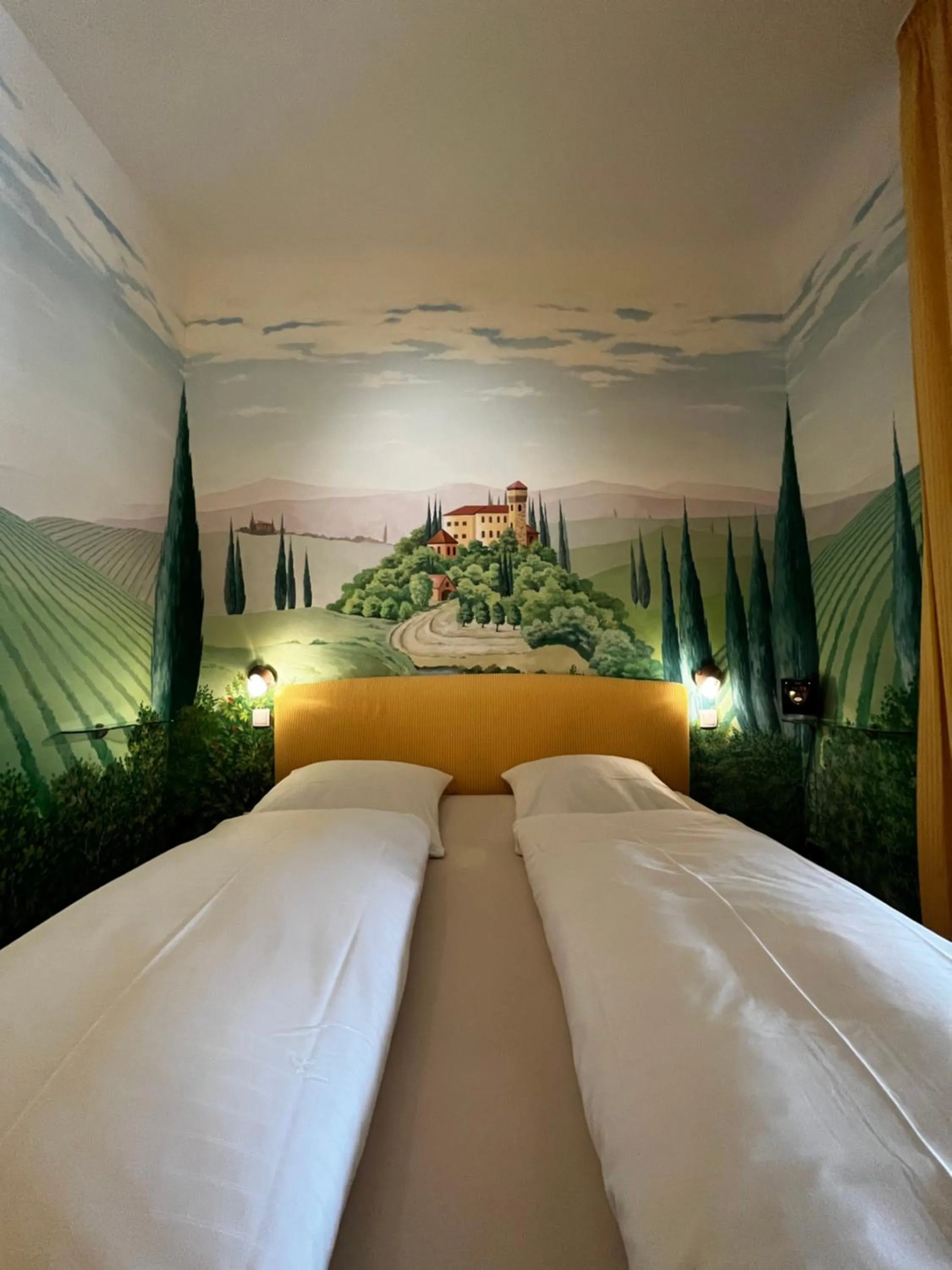 Bed in PARK VILLA zentral am Mittelrhein Zimmer&Apartments Self check in Aparthotel