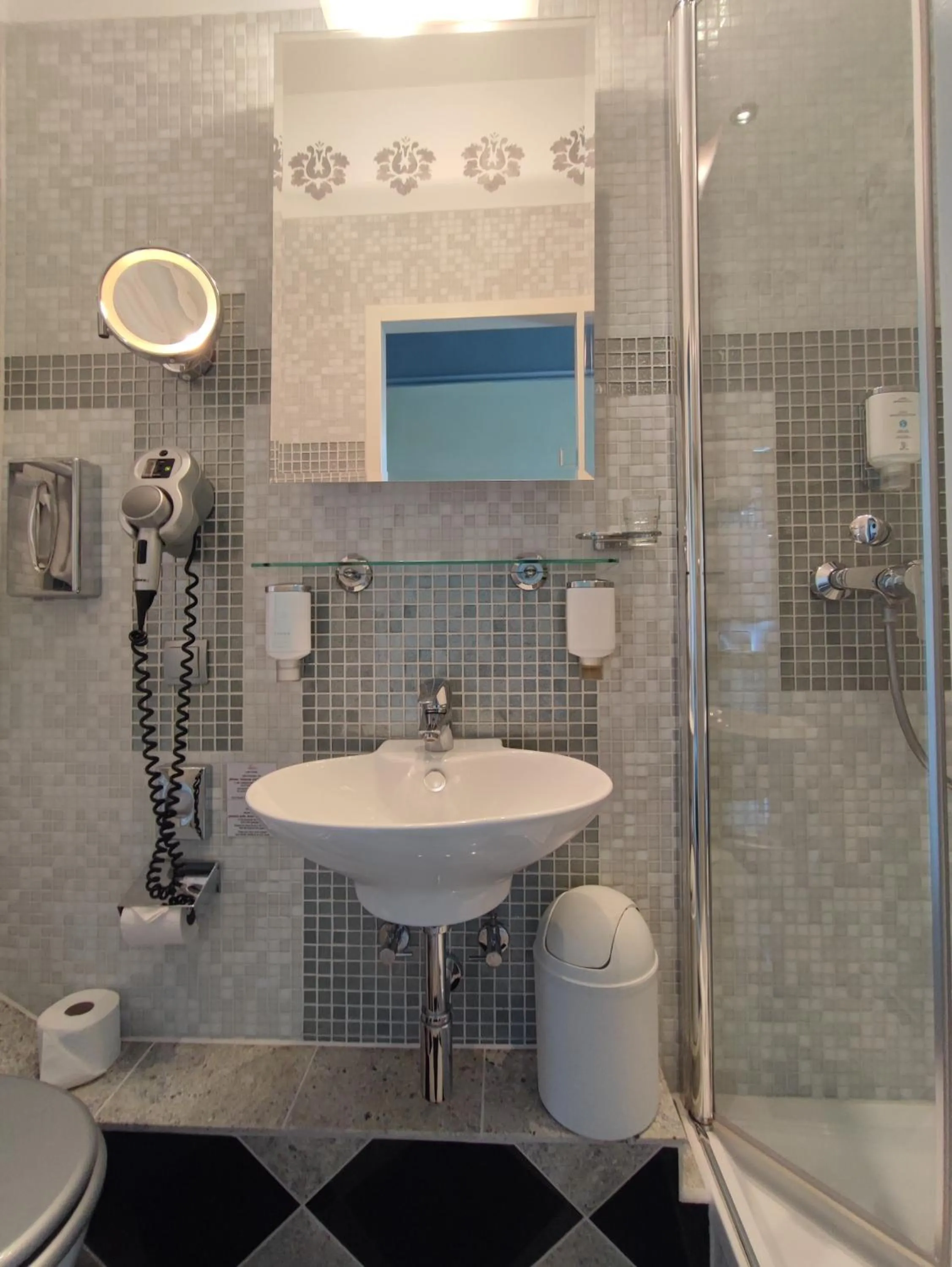 Shower in PARK VILLA zentral am Mittelrhein Zimmer&Apartments Self check in Aparthotel