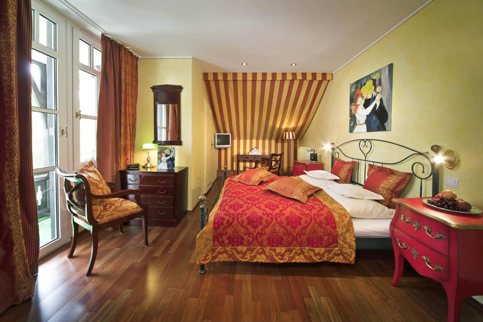 Photo of the whole room, Bed in PARK VILLA zentral am Mittelrhein Zimmer&Apartments Self check in Aparthotel