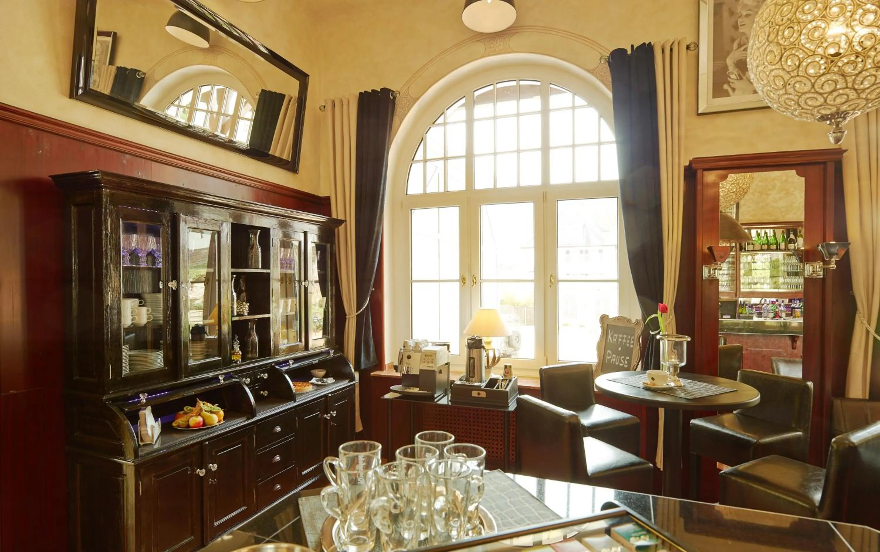 Breakfast in PARK VILLA zentral am Mittelrhein Zimmer&Apartments Self check in Aparthotel