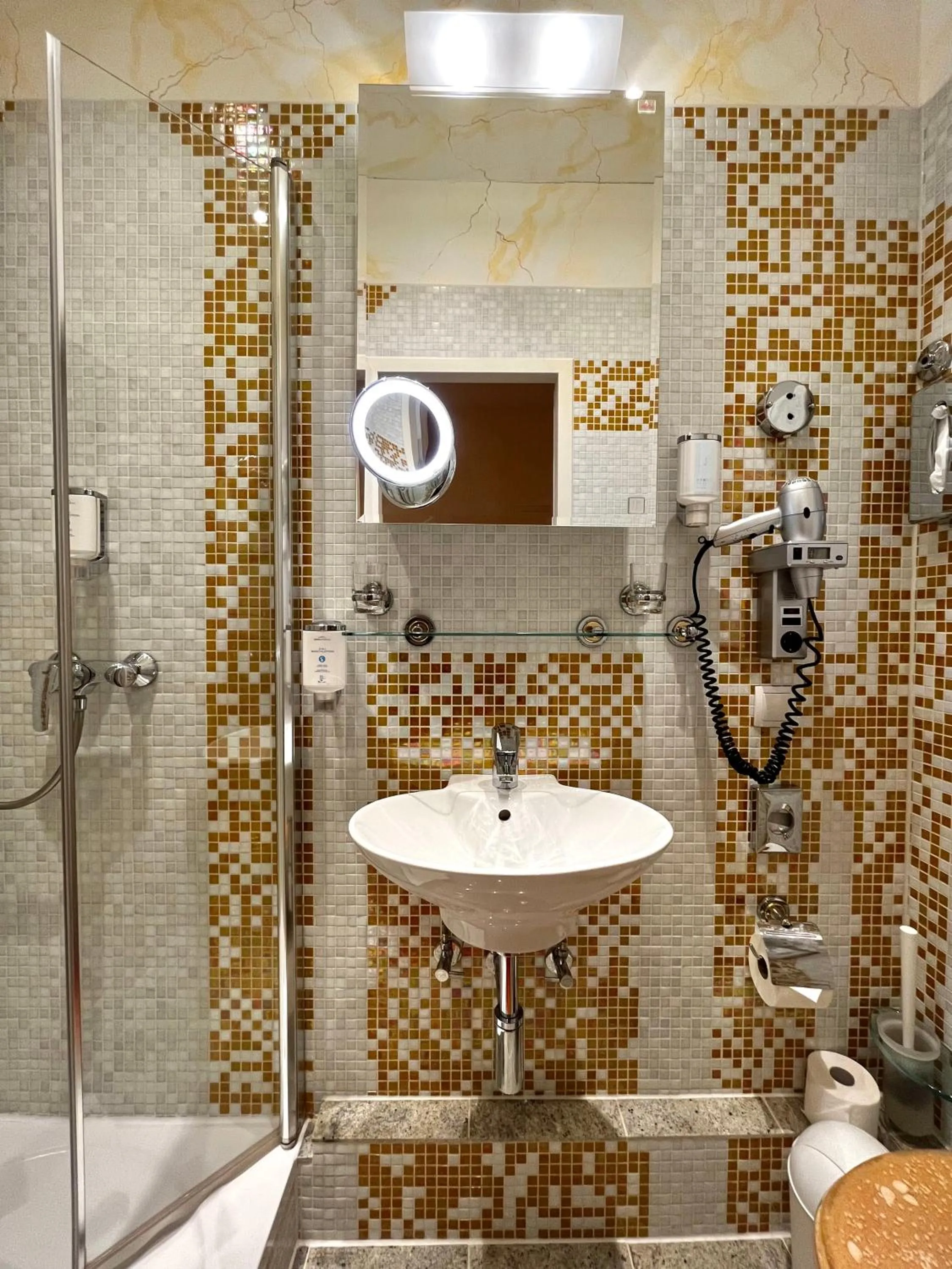 Bathroom in PARK VILLA zentral am Mittelrhein Zimmer&Apartments Self check in Aparthotel