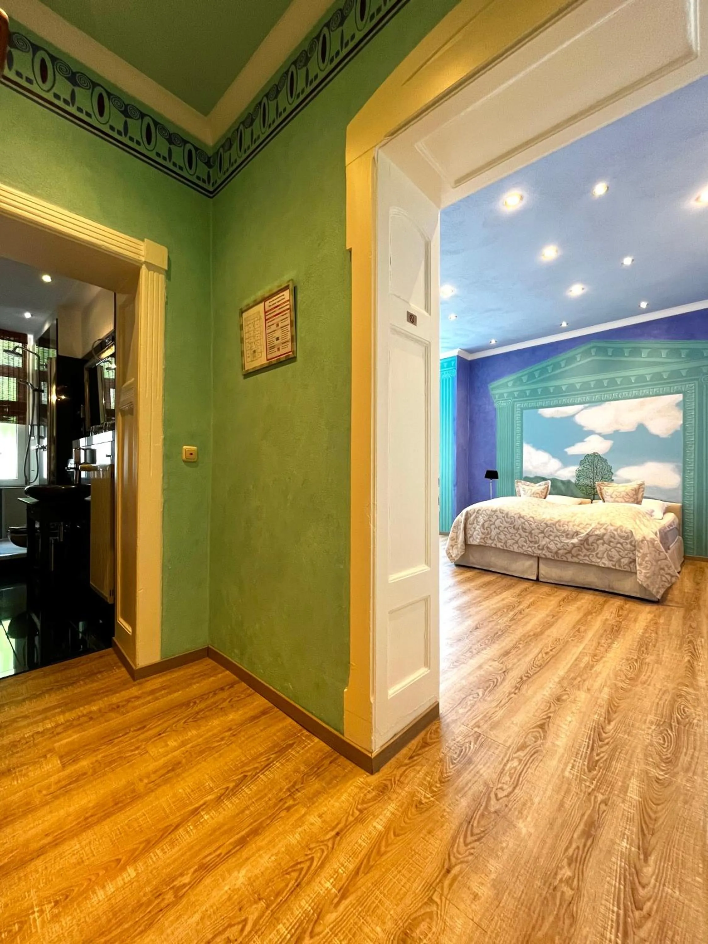 Photo of the whole room, Bed in PARK VILLA zentral am Mittelrhein Zimmer&Apartments Self check in Aparthotel