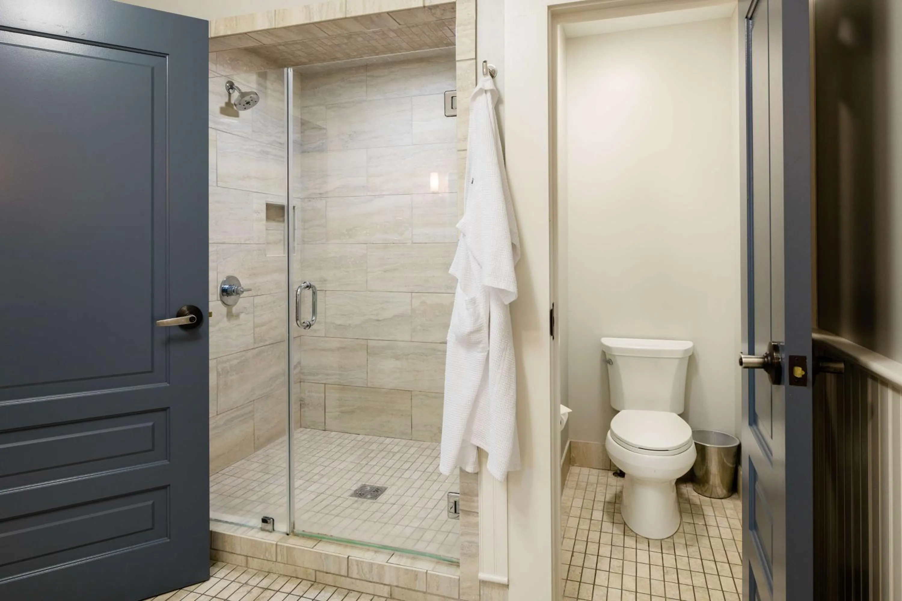 Bathroom in Hotel Florence, Tapestry Collection by Hilton