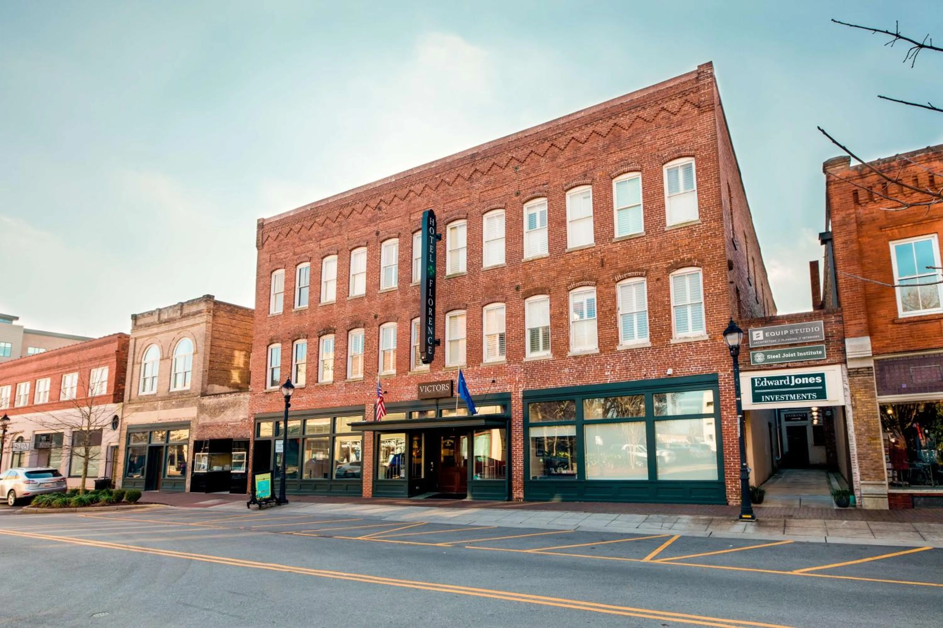 Property building in Hotel Florence, Tapestry Collection by Hilton
