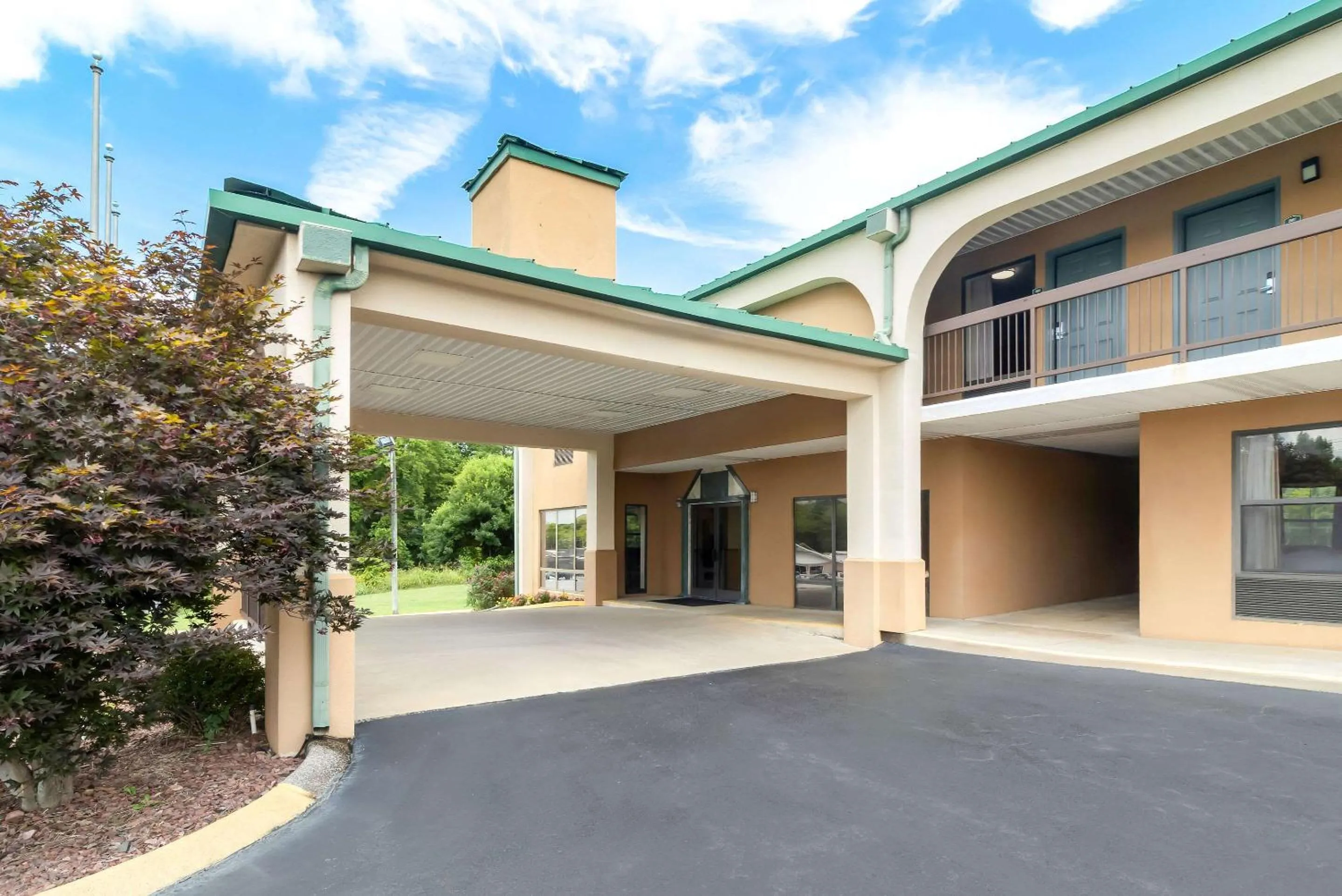 Property building in Quality Inn Russellville