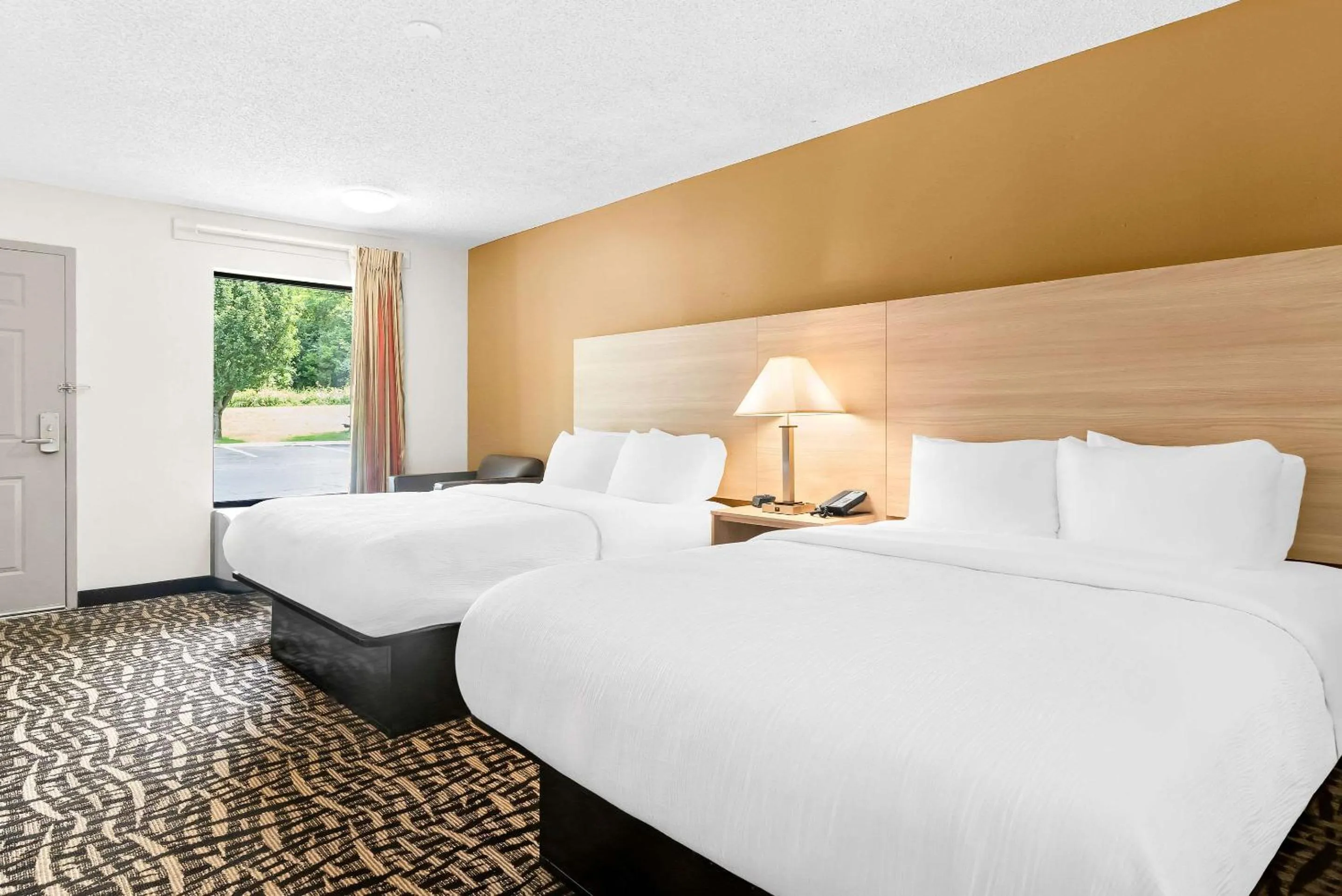 Bedroom, Bed in Quality Inn Russellville