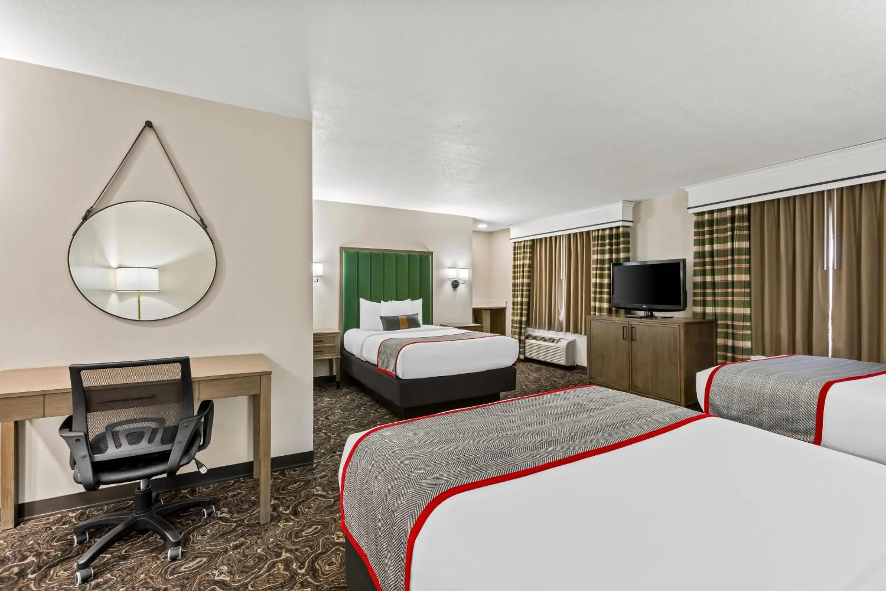 Bedroom, Bed in Lumber Jack Lodge, an Ascend Collection Hotel