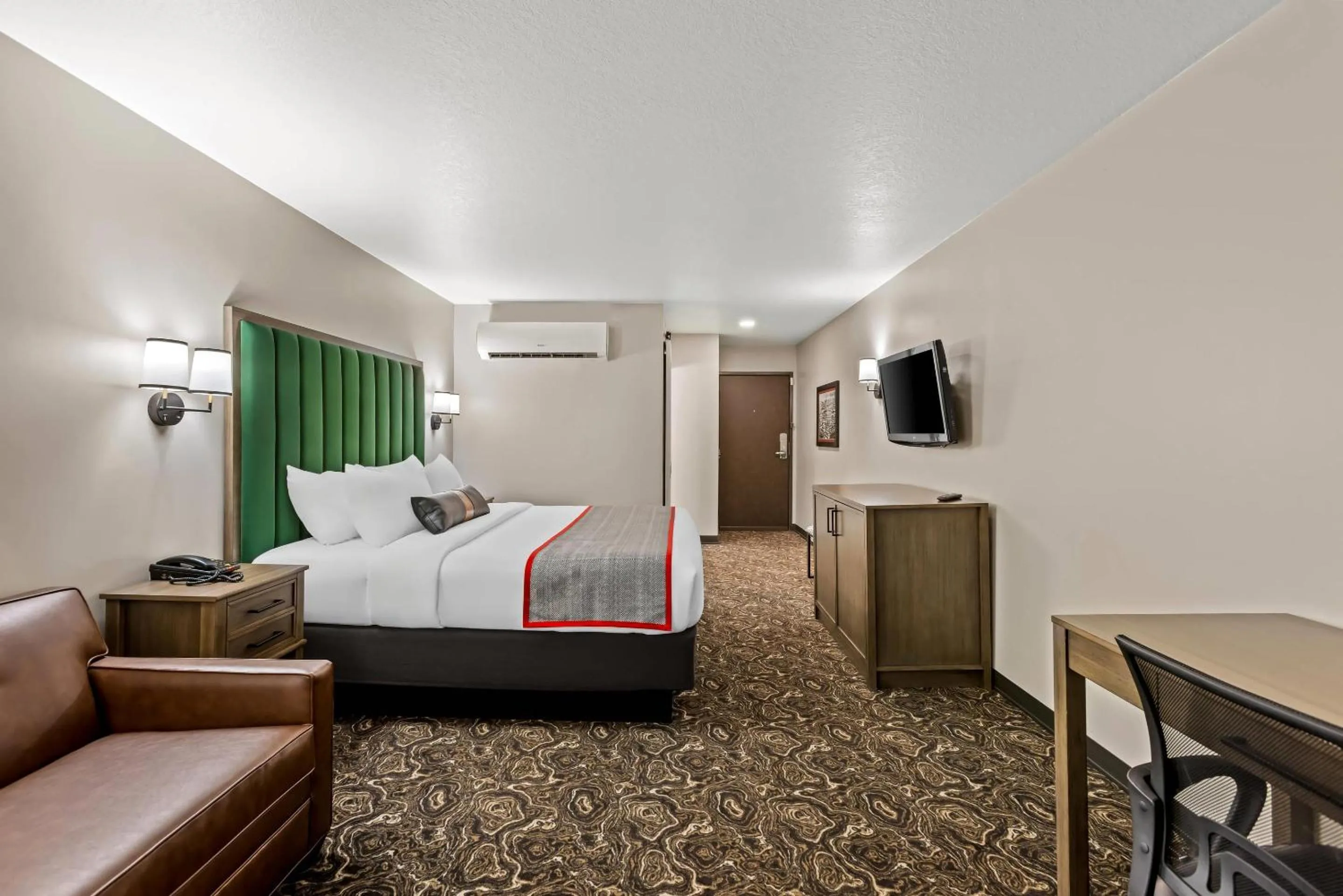 Bedroom, Bed in Lumber Jack Lodge, an Ascend Collection Hotel