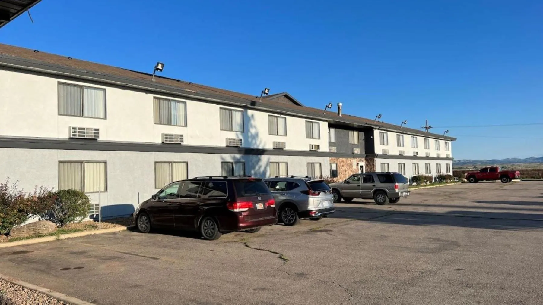 Property building in Wingate by Wyndham Beaver I-15