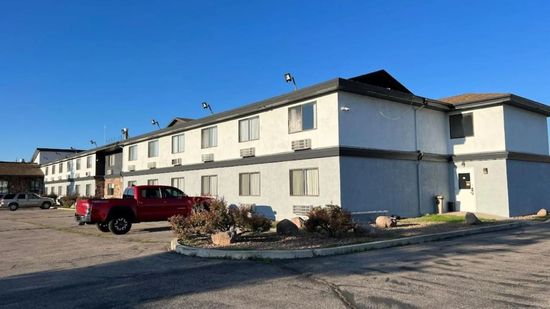 Property building in Wingate by Wyndham Beaver I-15