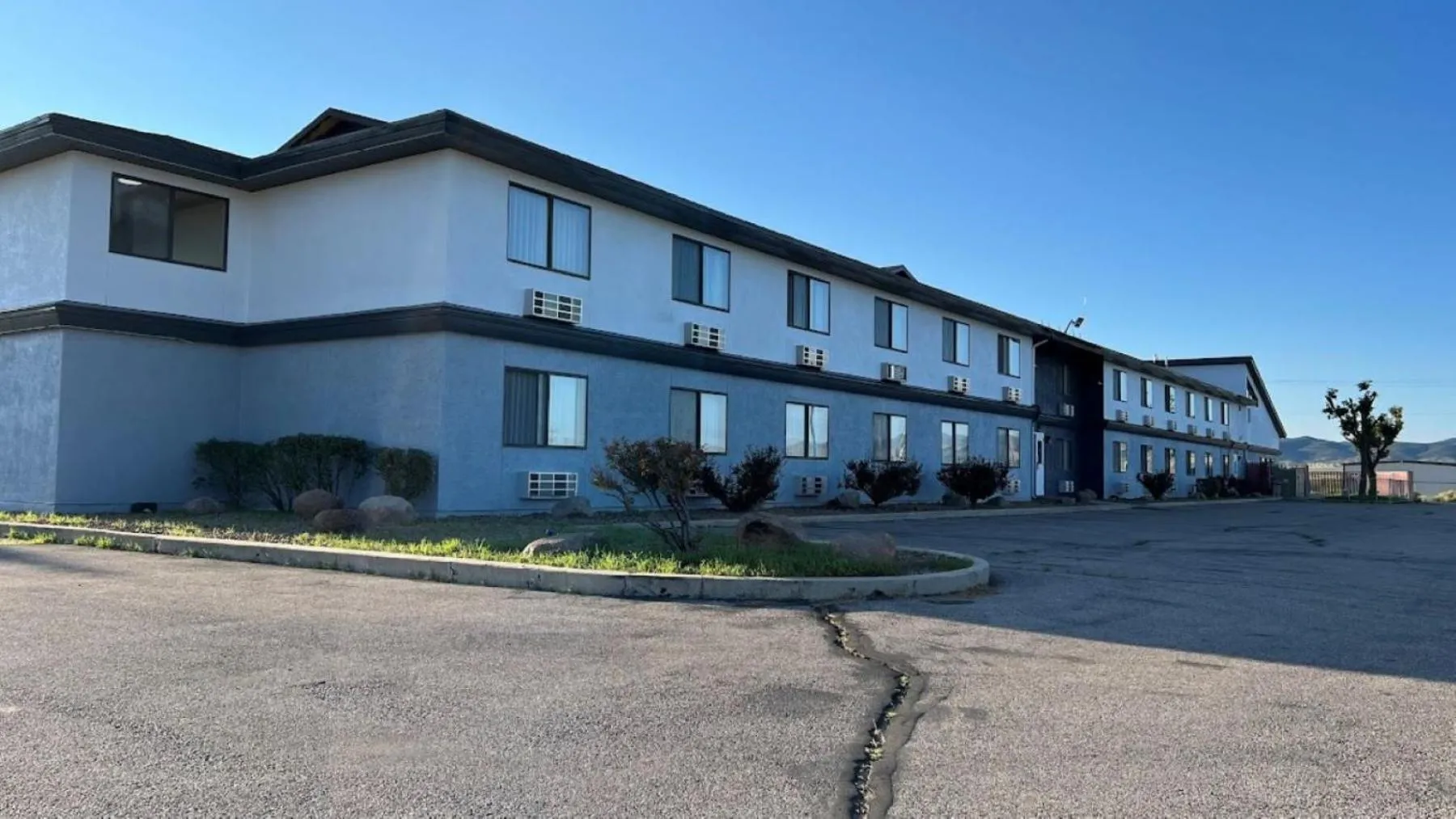 Property building in Wingate by Wyndham Beaver I-15