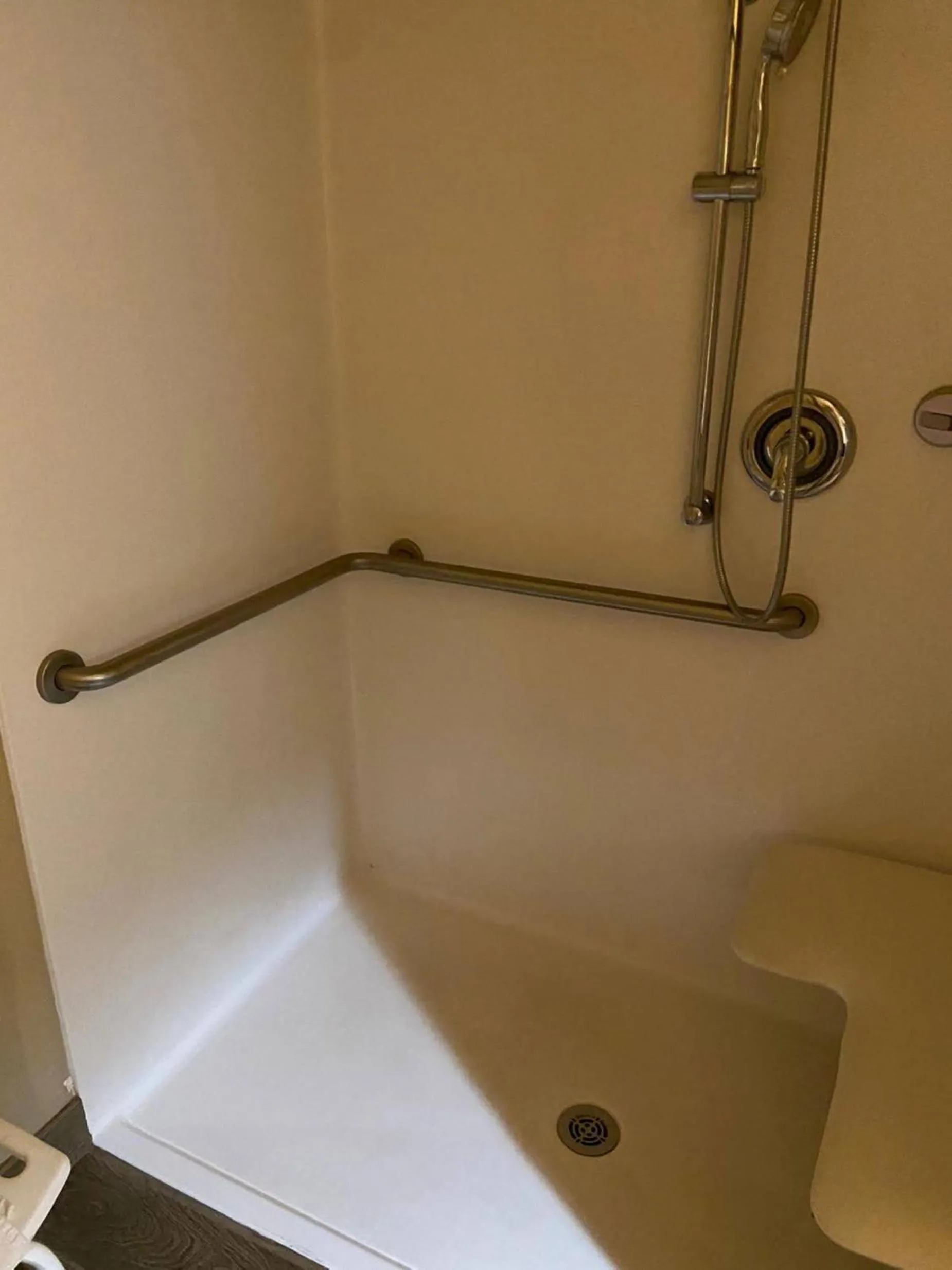 Shower in Wingate by Wyndham Beaver I-15