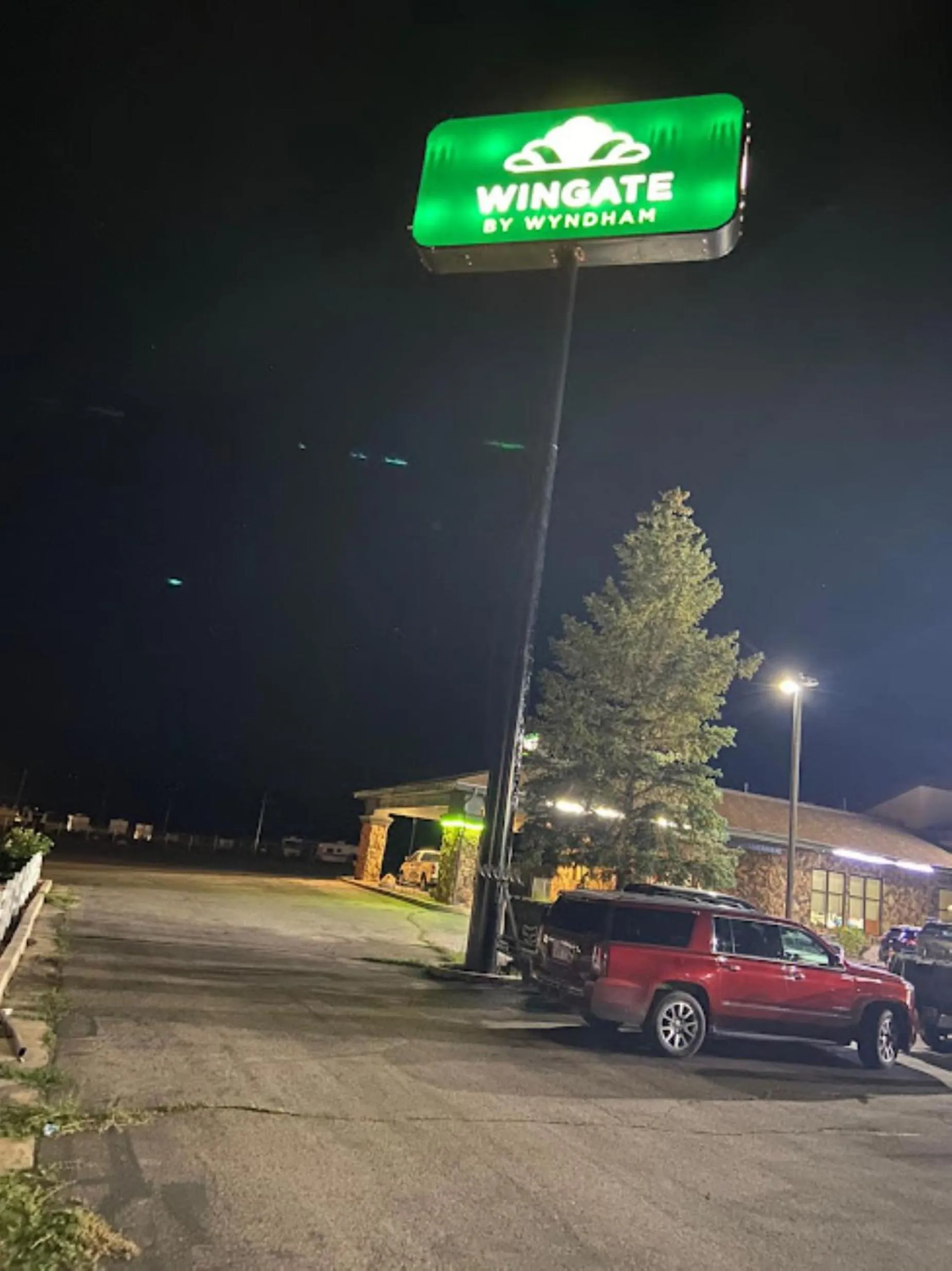 Property building in Wingate by Wyndham Beaver I-15