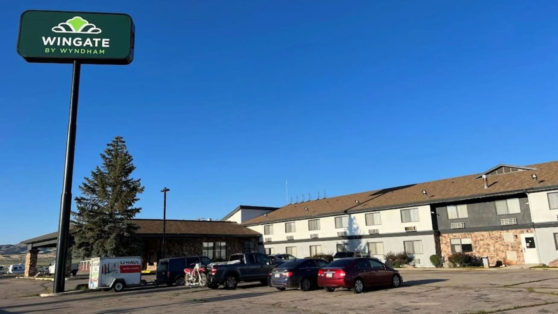 Property building in Wingate by Wyndham Beaver I-15