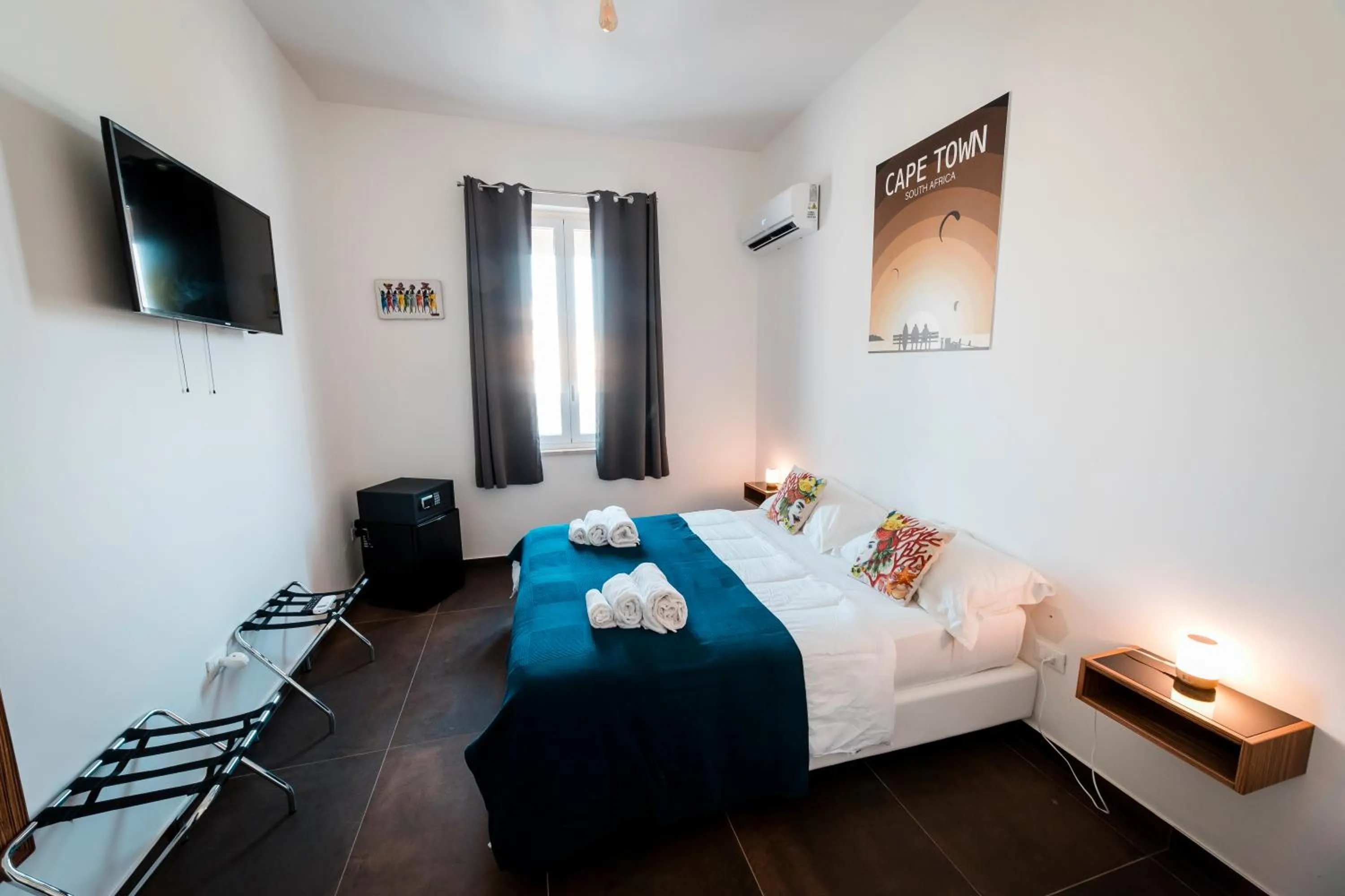 Bed in Sunset Wave - STAGNONE KITESURF VILLAGE