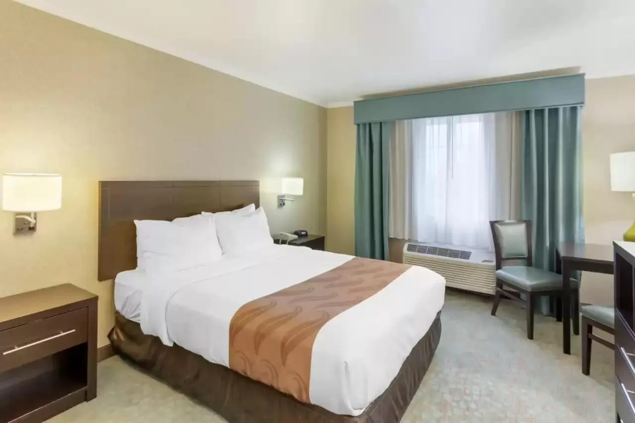 Bed in Quality Inn Payson I-15