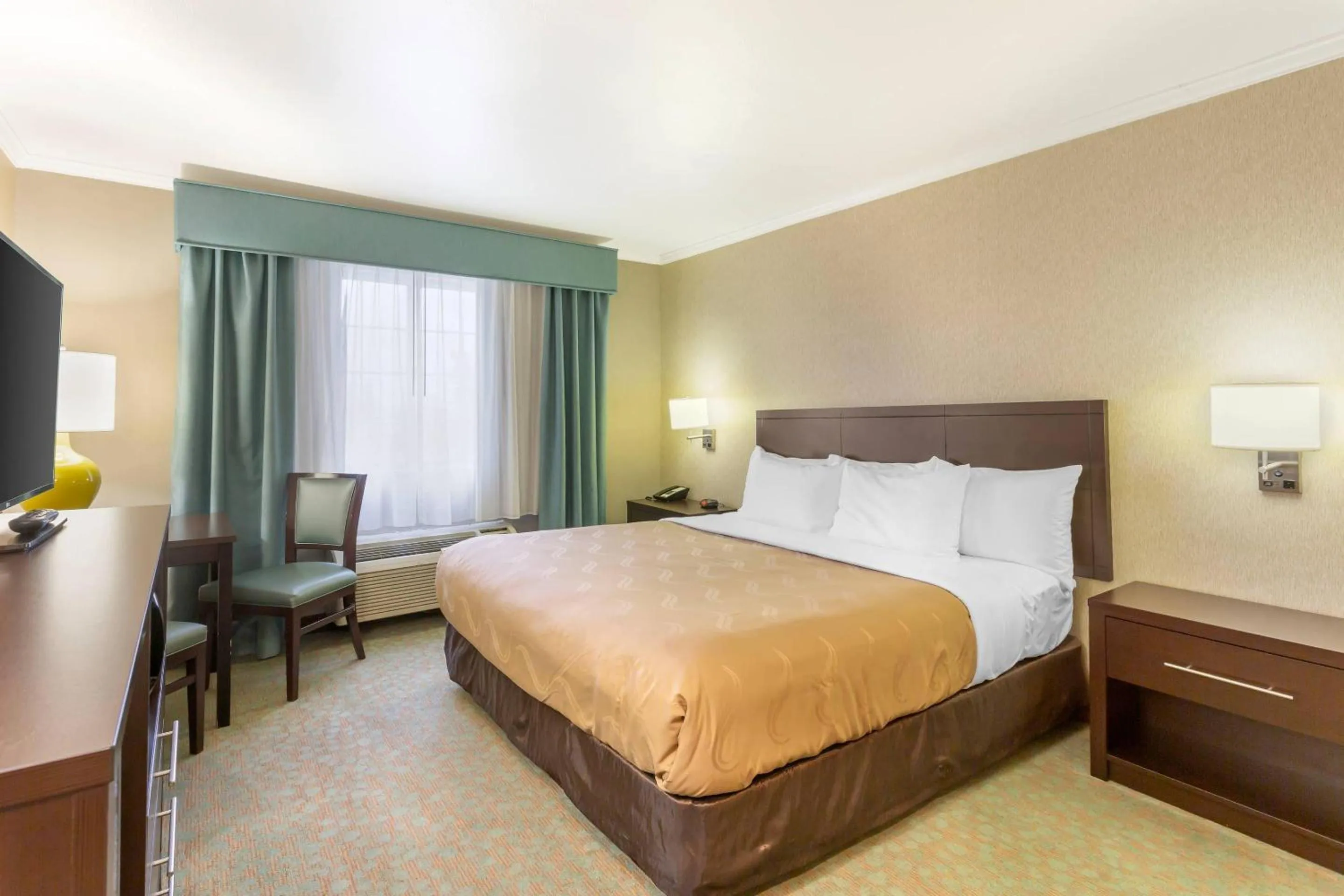 Bedroom, Bed in Quality Inn Payson I-15