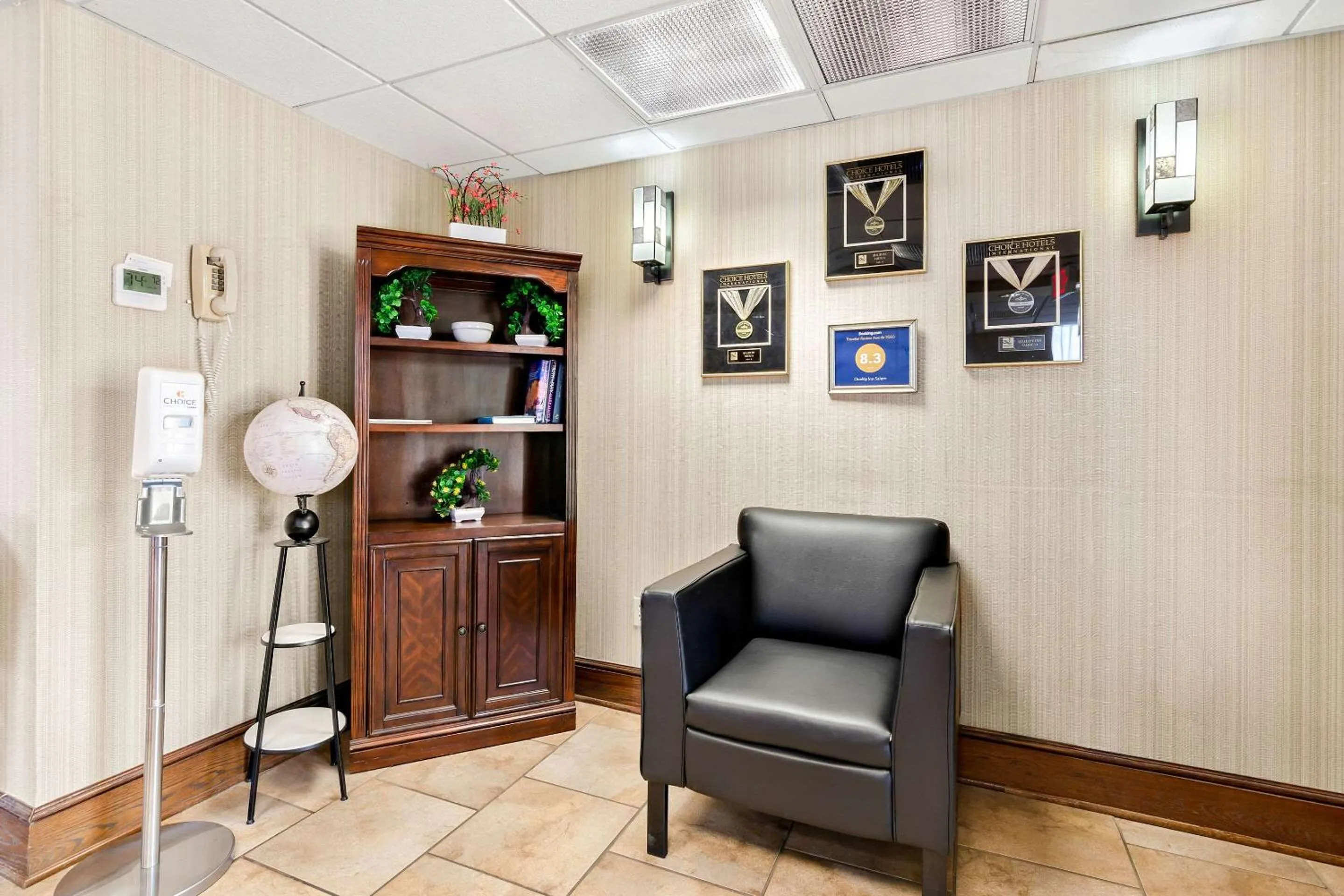 Lobby or reception in Quality Inn Salem - I-81