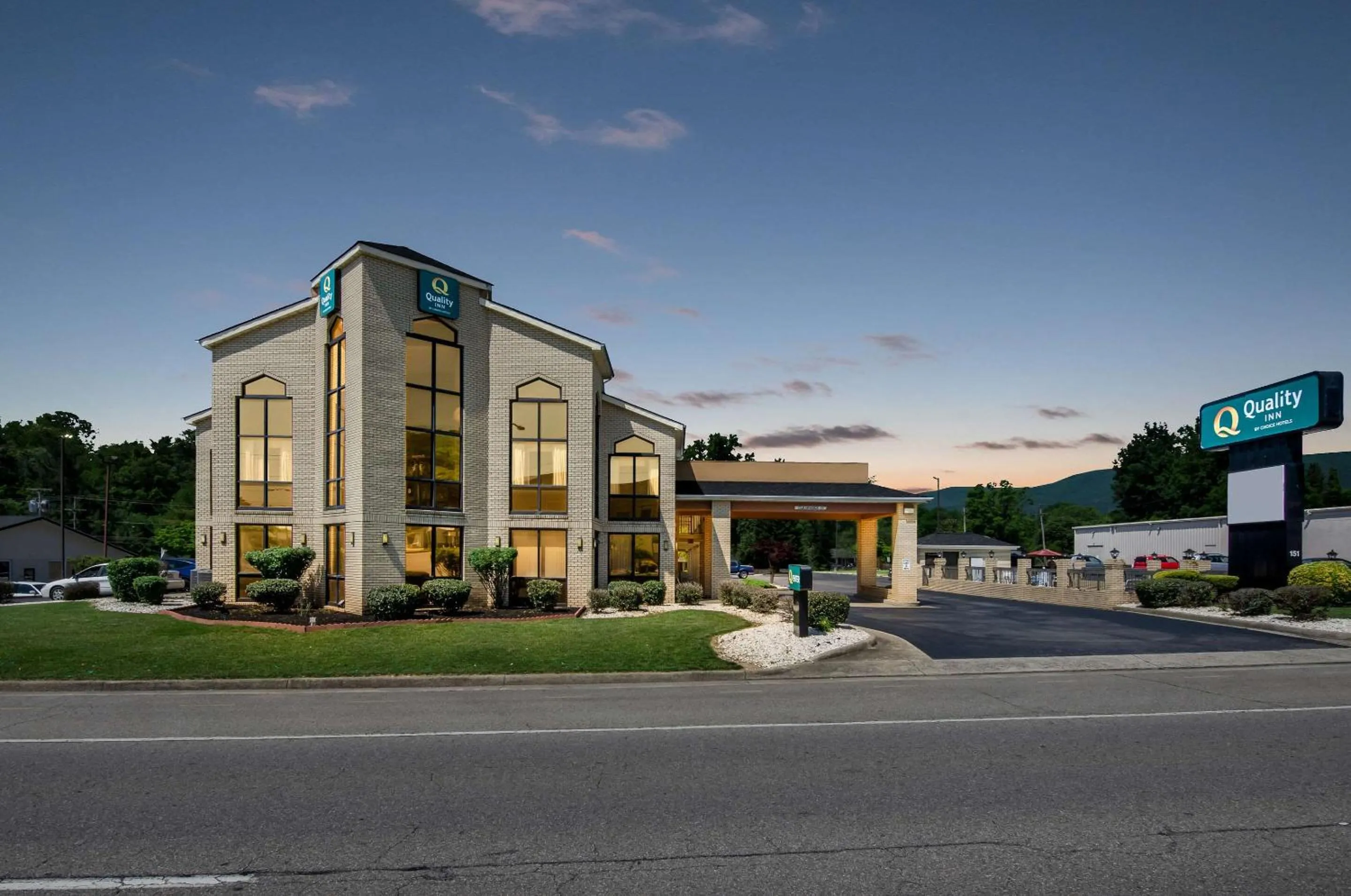 Property building in Quality Inn Salem - I-81