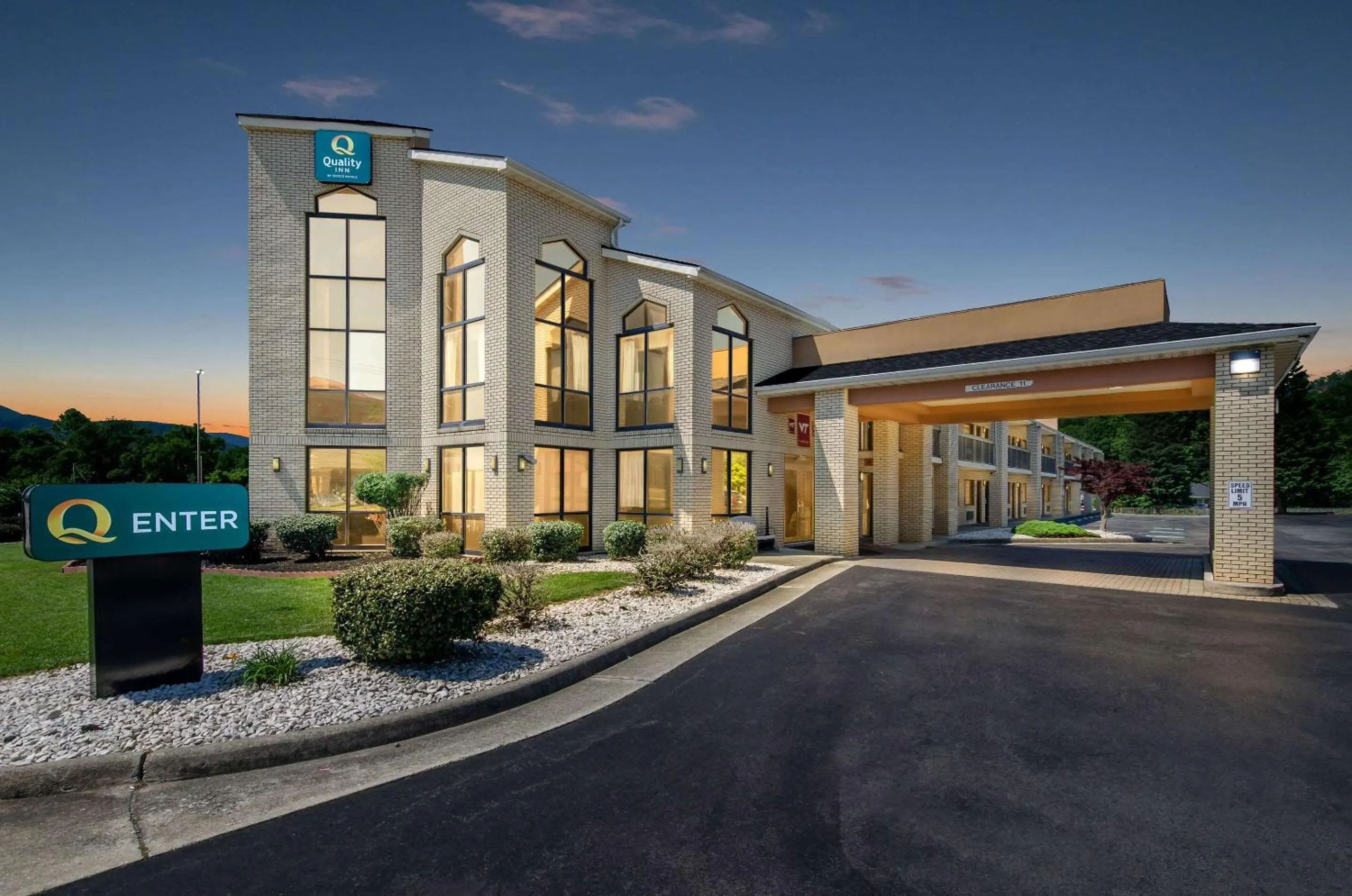 Property building in Quality Inn Salem - I-81