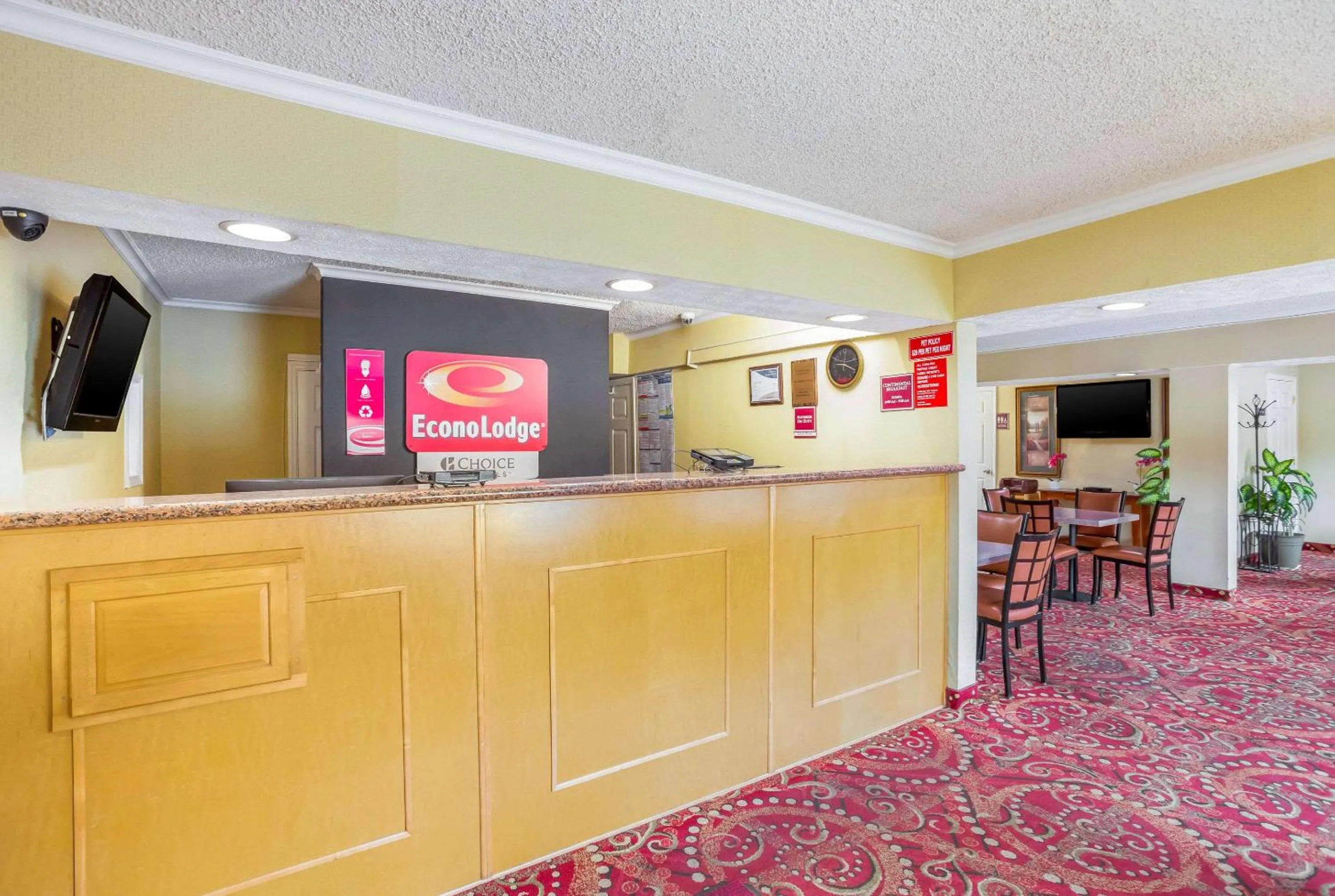 Lobby or reception in Econo Lodge Huntington - Barboursville University Area