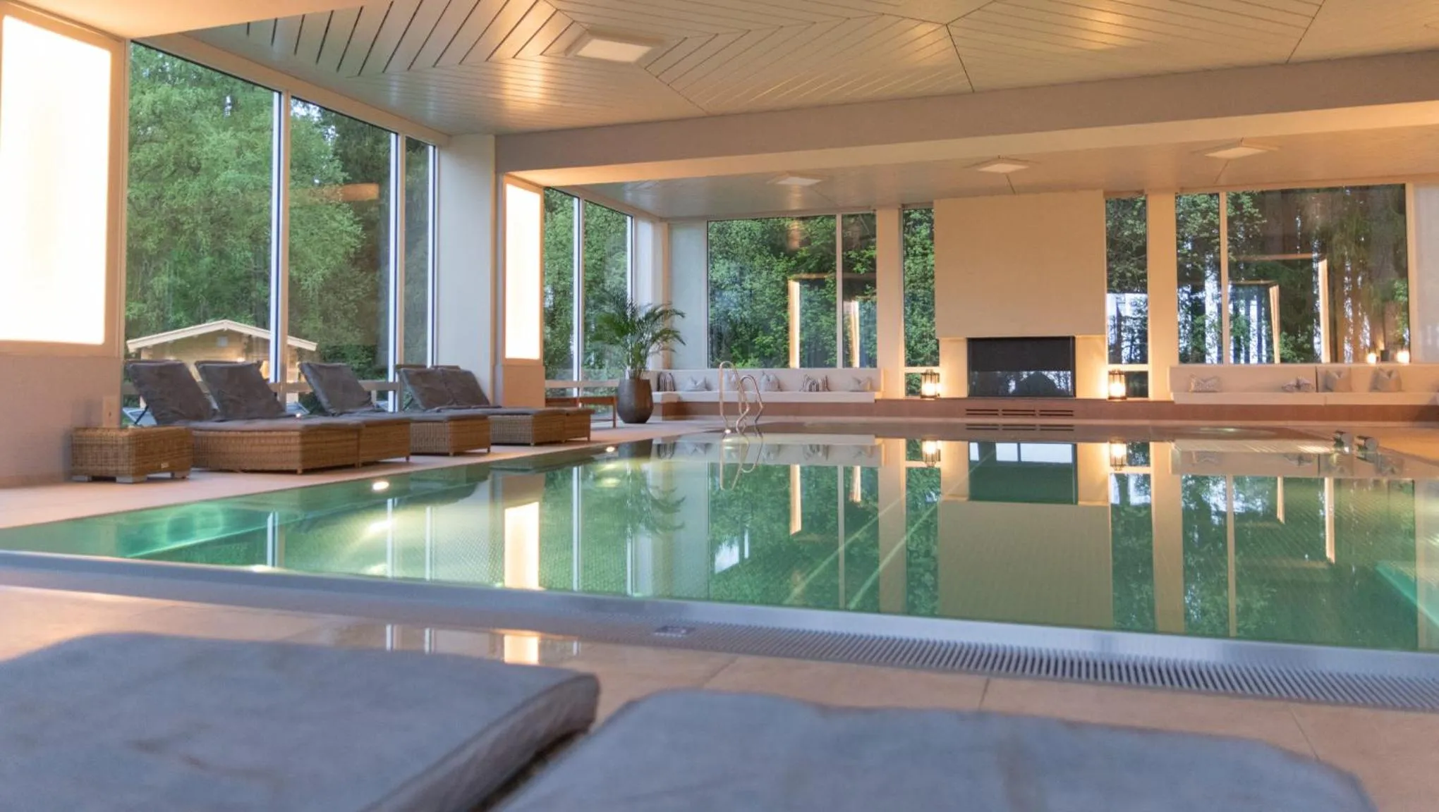 Swimming pool in Schwarzwald Wellnesshotel SAIGERHÖH I Spa Golf & Wandern über dem Titisee