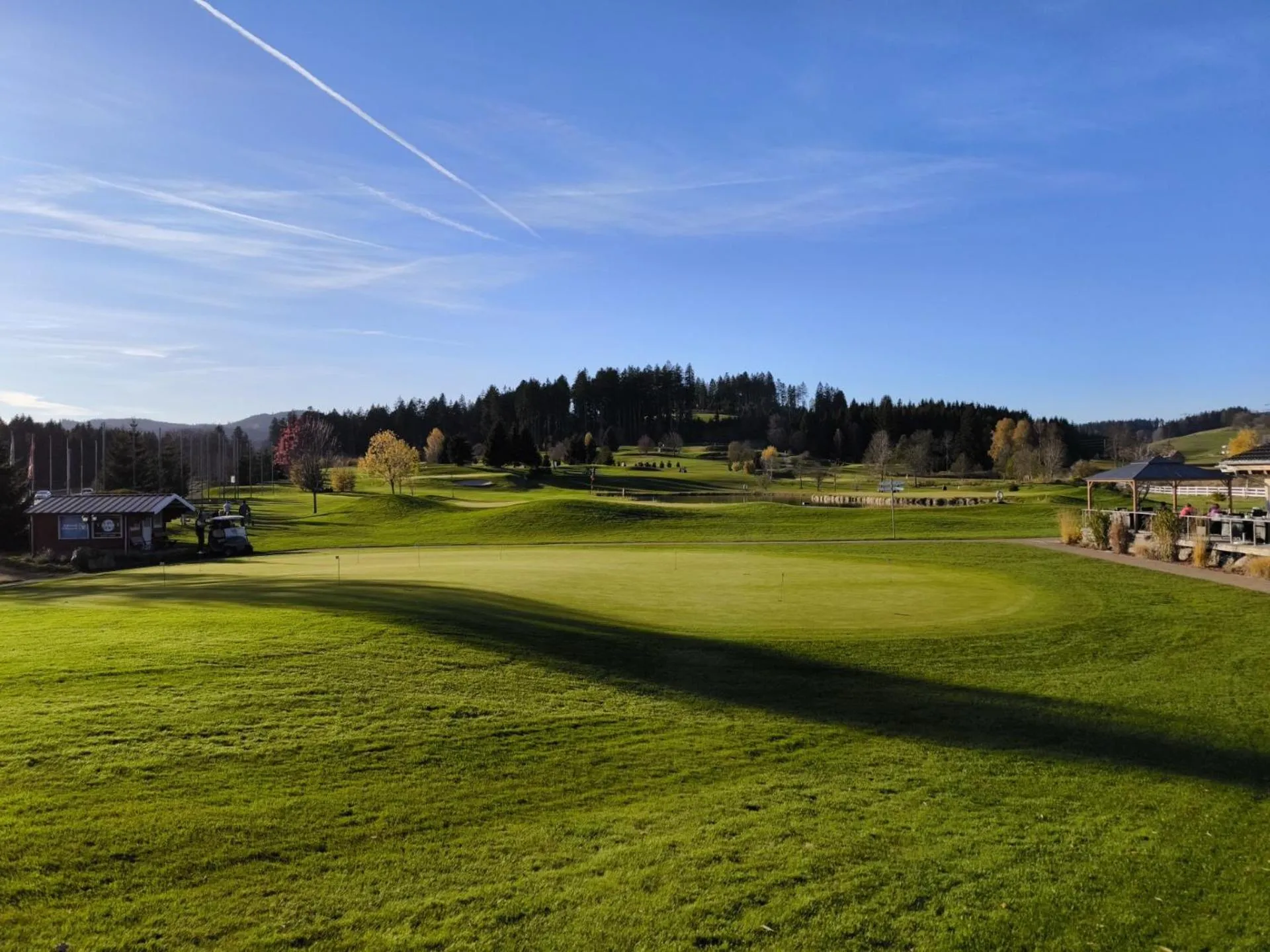 Golfcourse in Schwarzwald Wellnesshotel SAIGERHÖH I Spa Golf & Wandern über dem Titisee