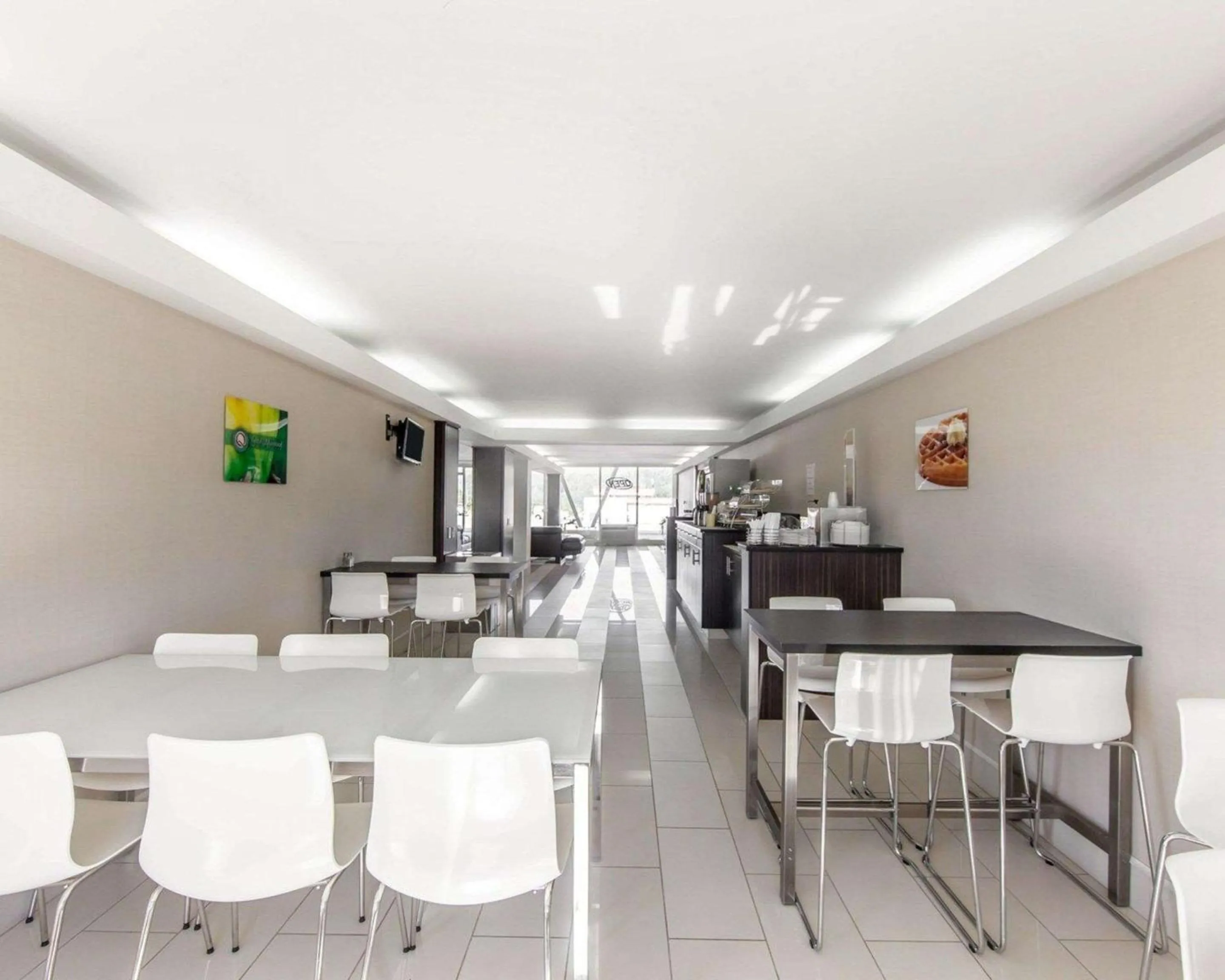 Restaurant/places to eat in Quality Inn & Suites