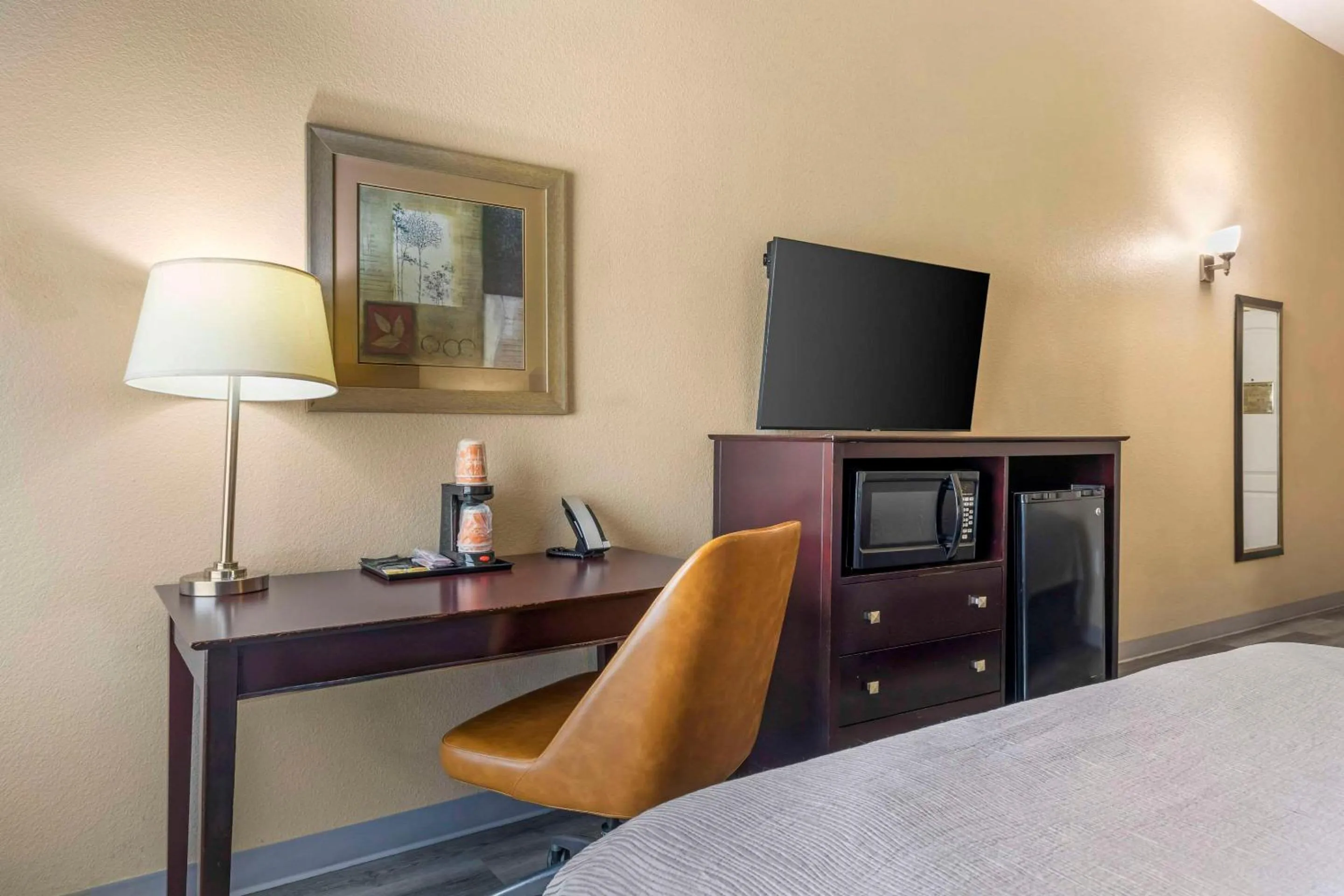 Bedroom, Bed in Quality Inn and Suites Groesbeck